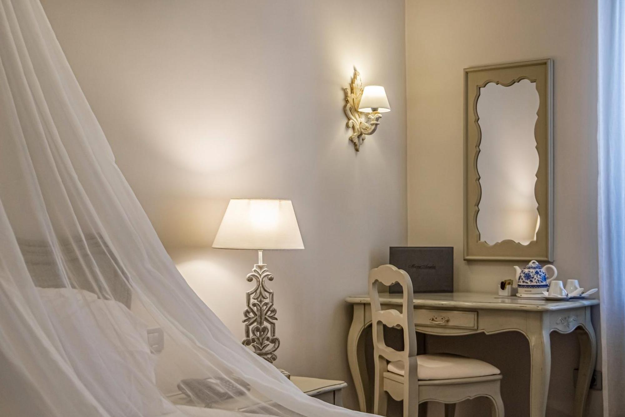 Hotel Micra Anglia Boutique & 5*