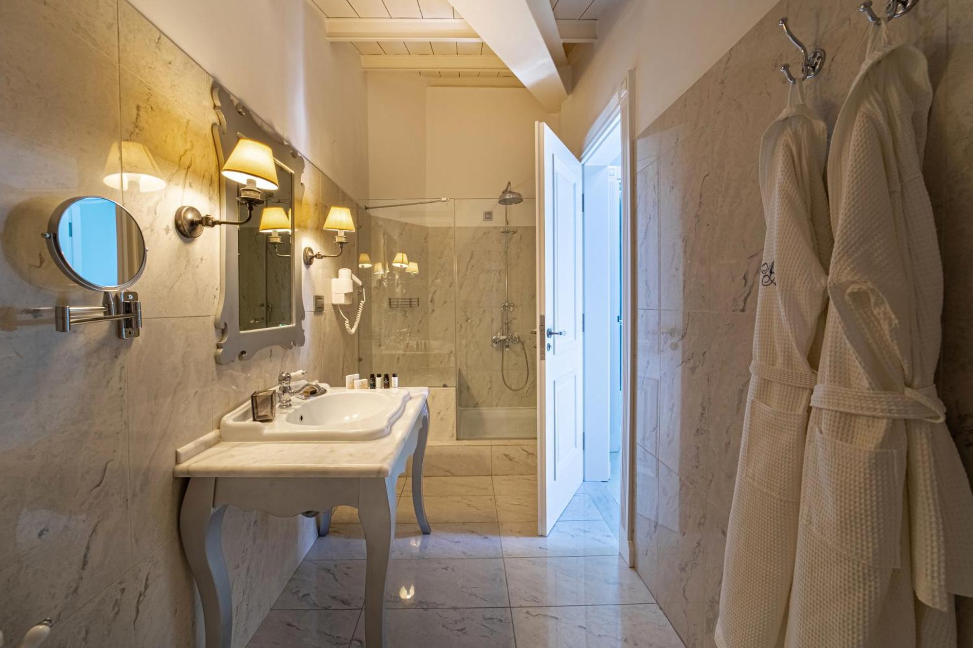 Micra Anglia Boutique & Hotel Andros Town