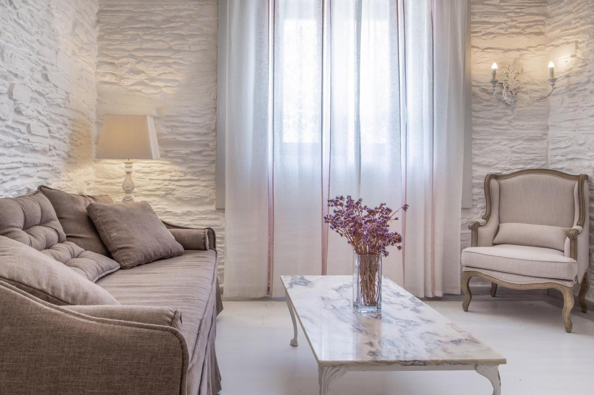 Hotel Micra Anglia Boutique & Andros Town