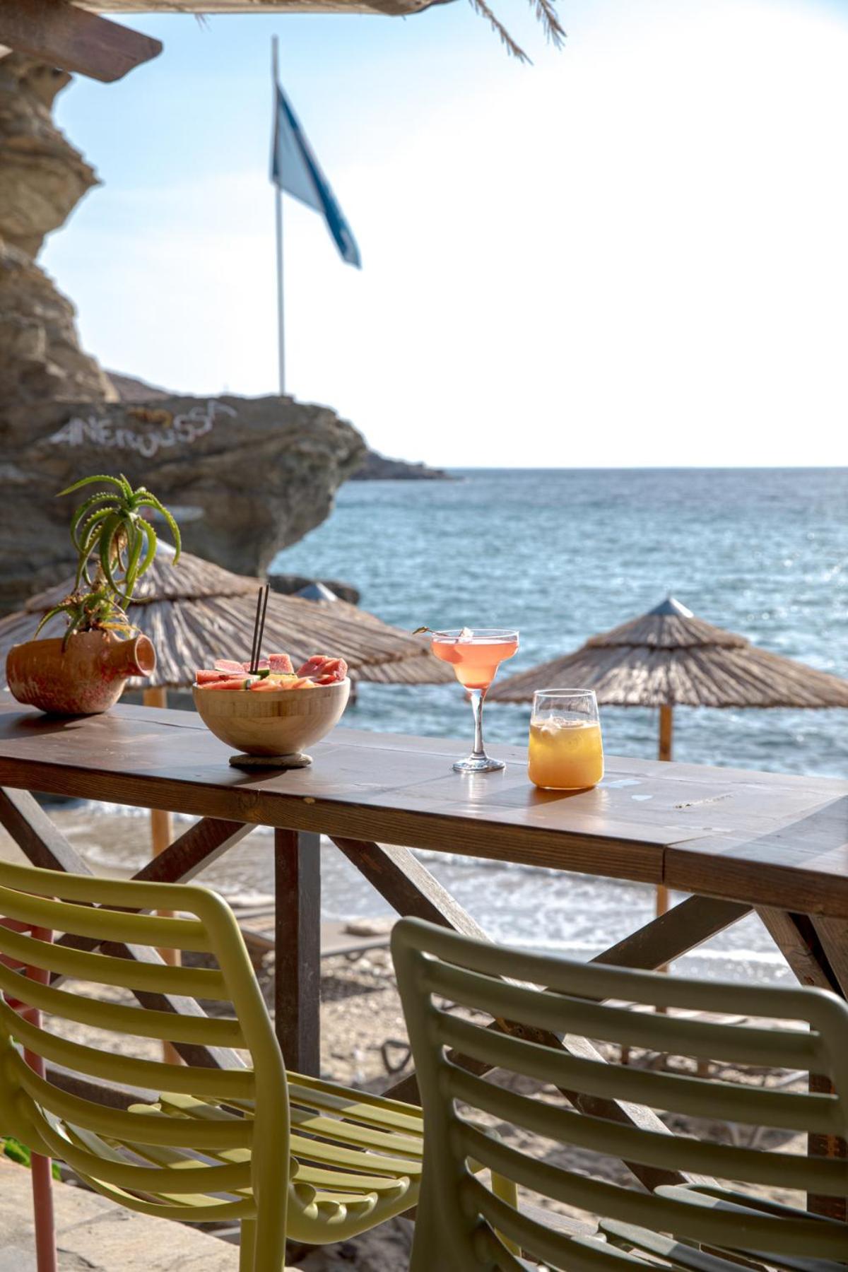 Aneroussa Hotel 3*