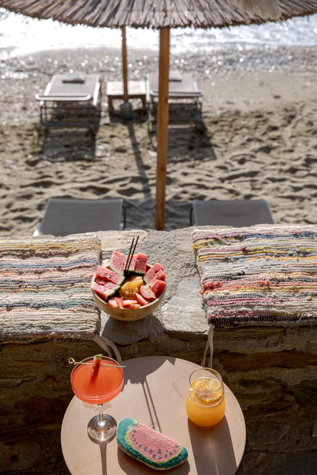 Aneroussa Hotel