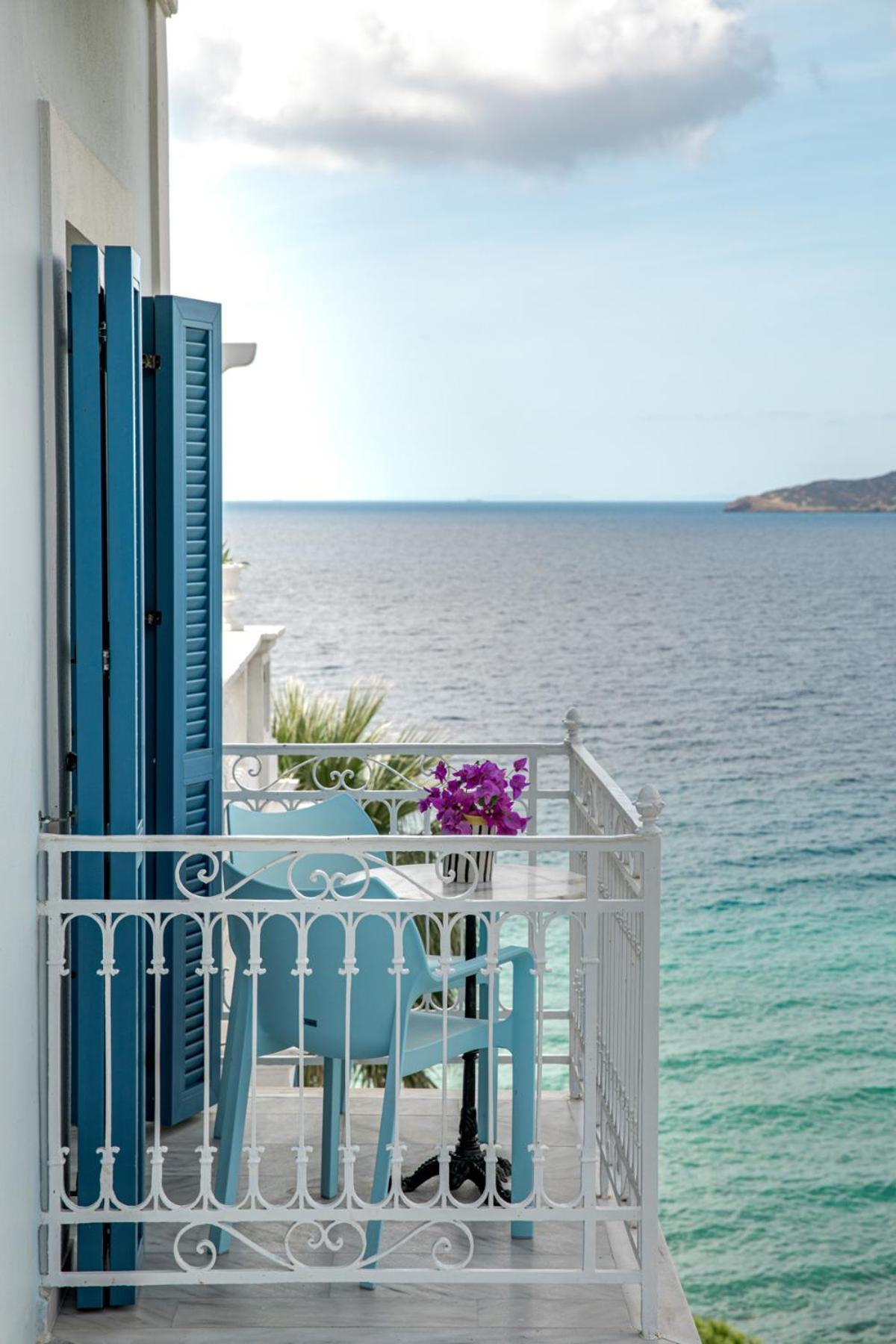 Hotel Aneroussa 3*
