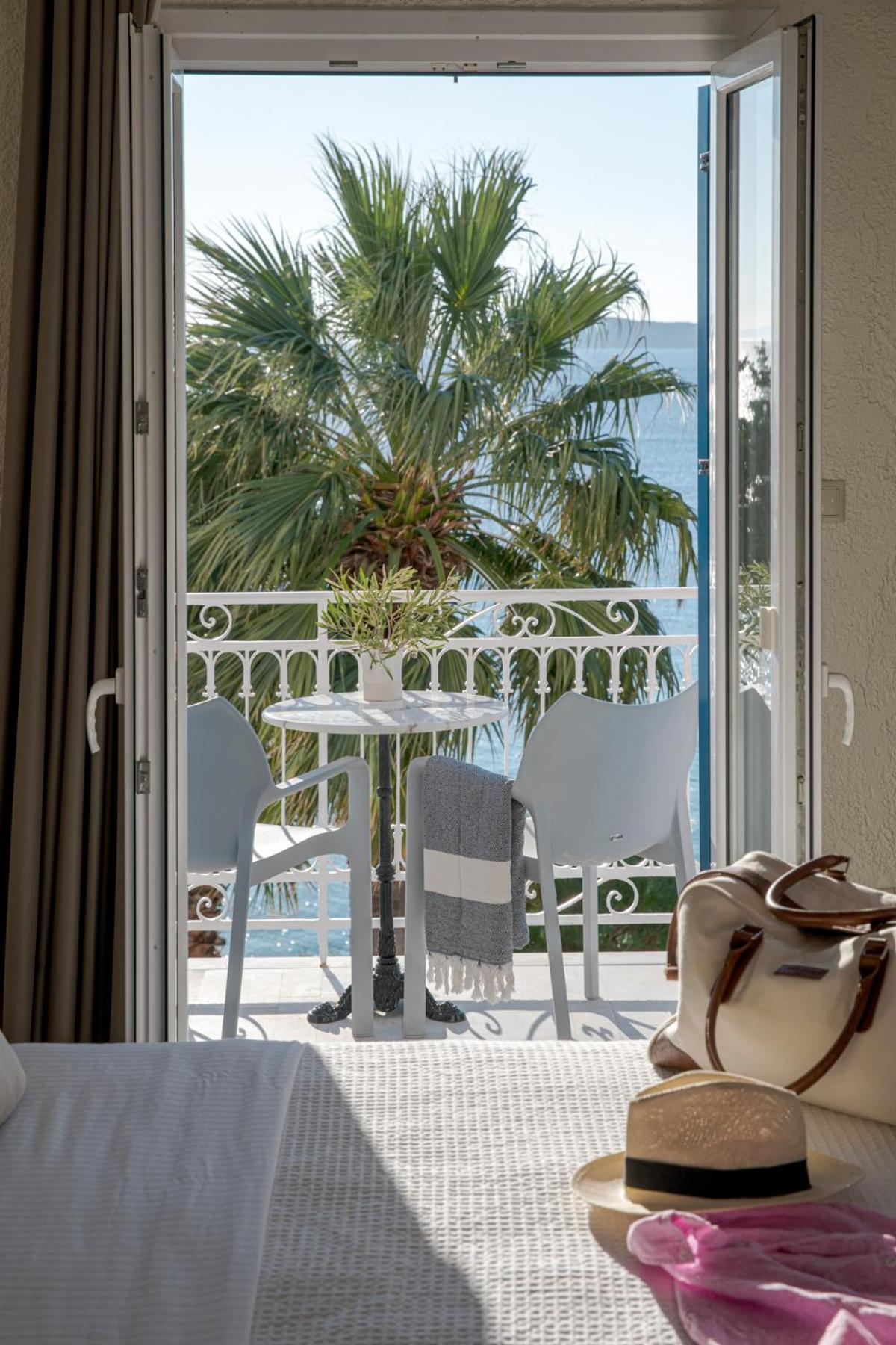 Aneroussa Hotel Batsi (Andros)