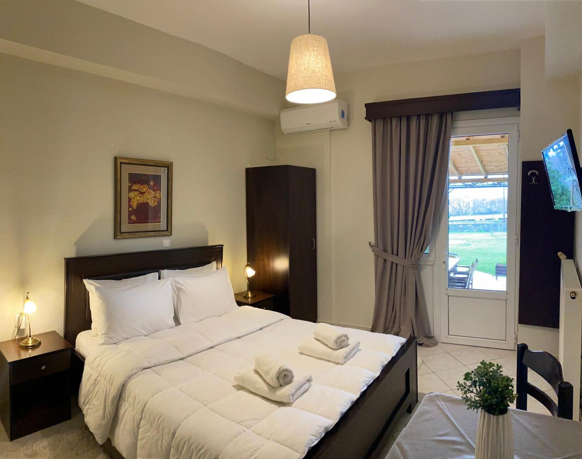 Lithos Apartment