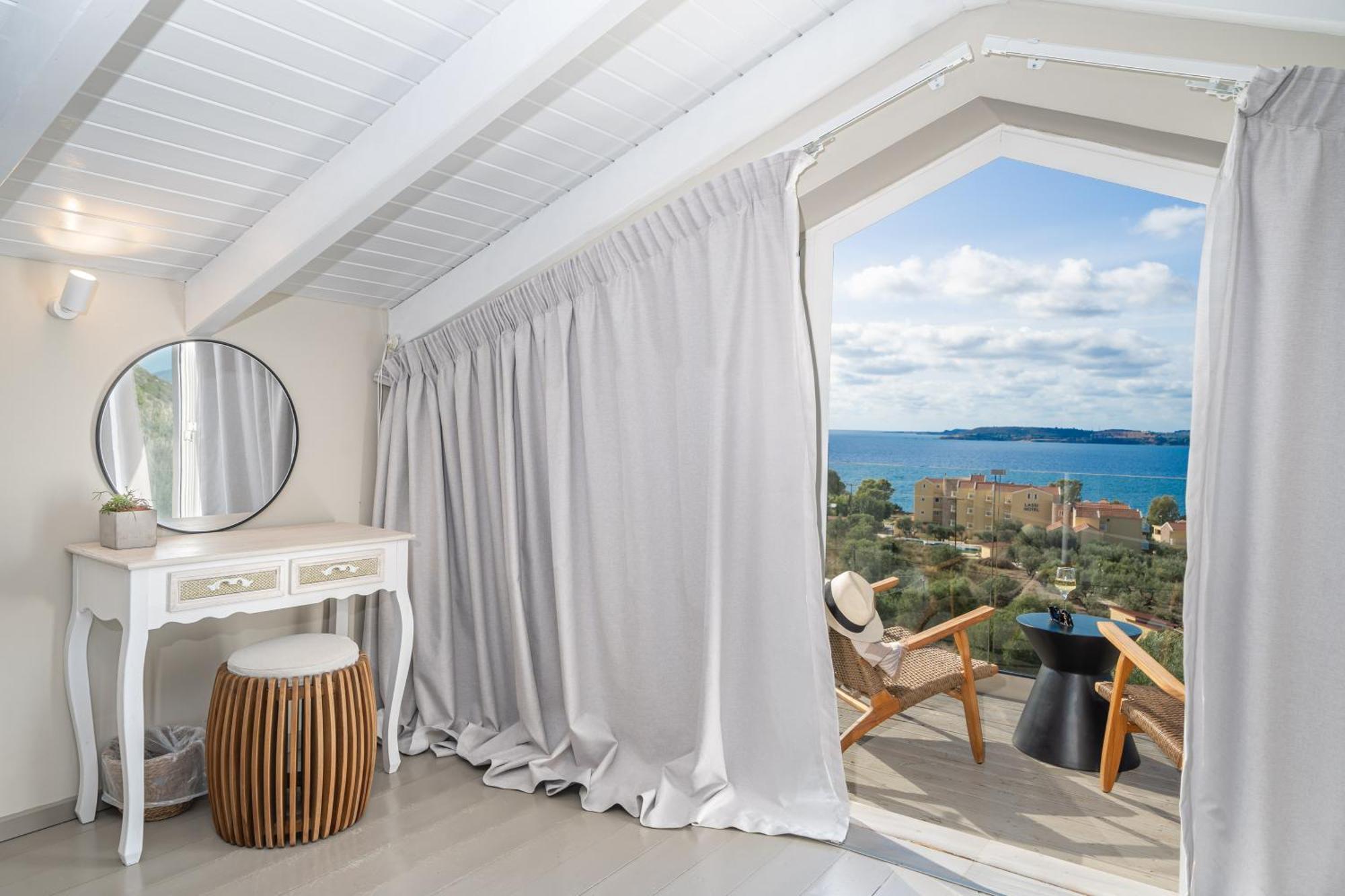 Thalassa View