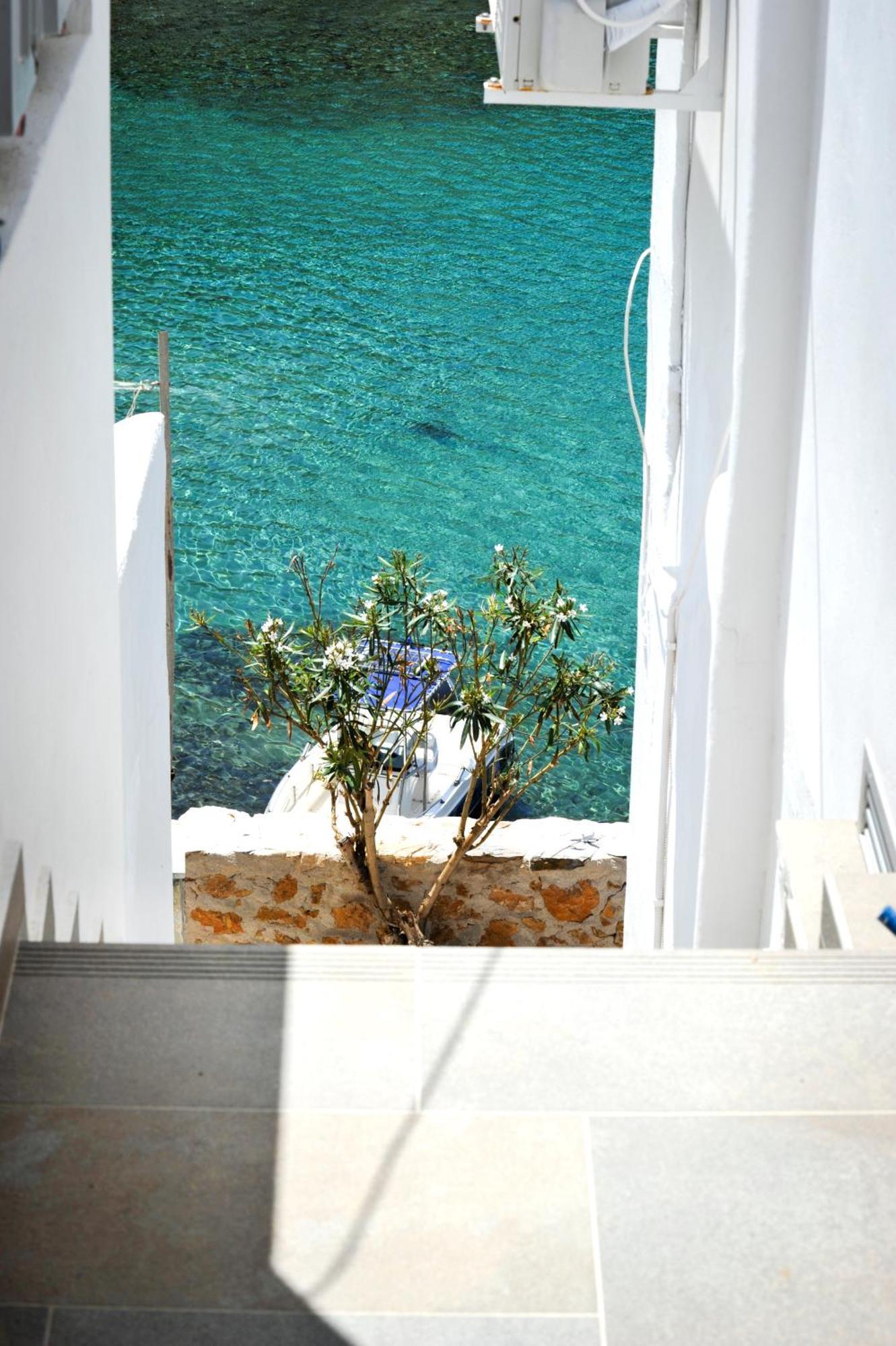 Apartment Droufakos' - Beachfront Lux 2bd Apt. W. Views *
