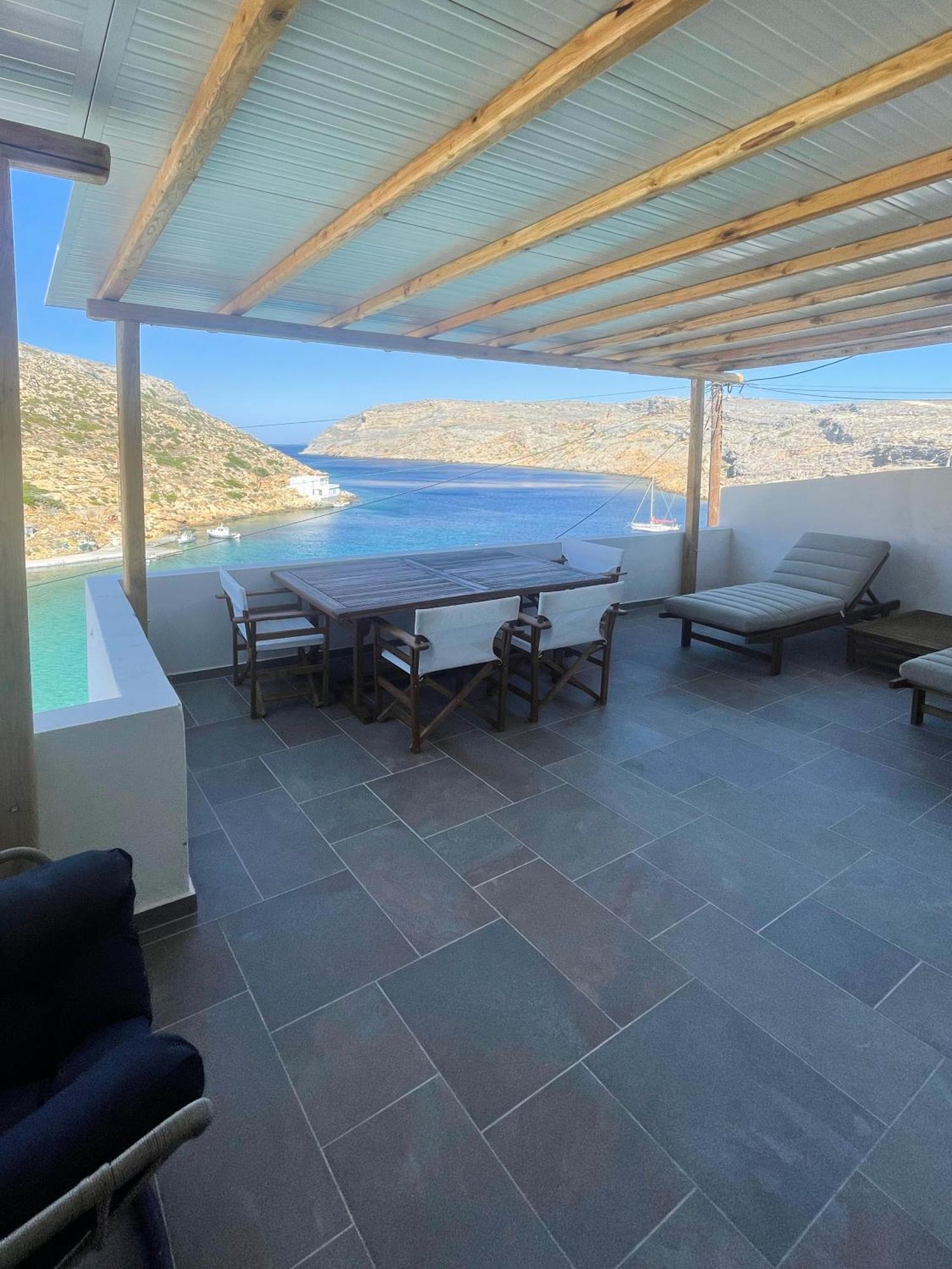 Droufakos' - Beachfront Lux 2bd Apt. W. Views Apartment Cherronisos (Sifnos)