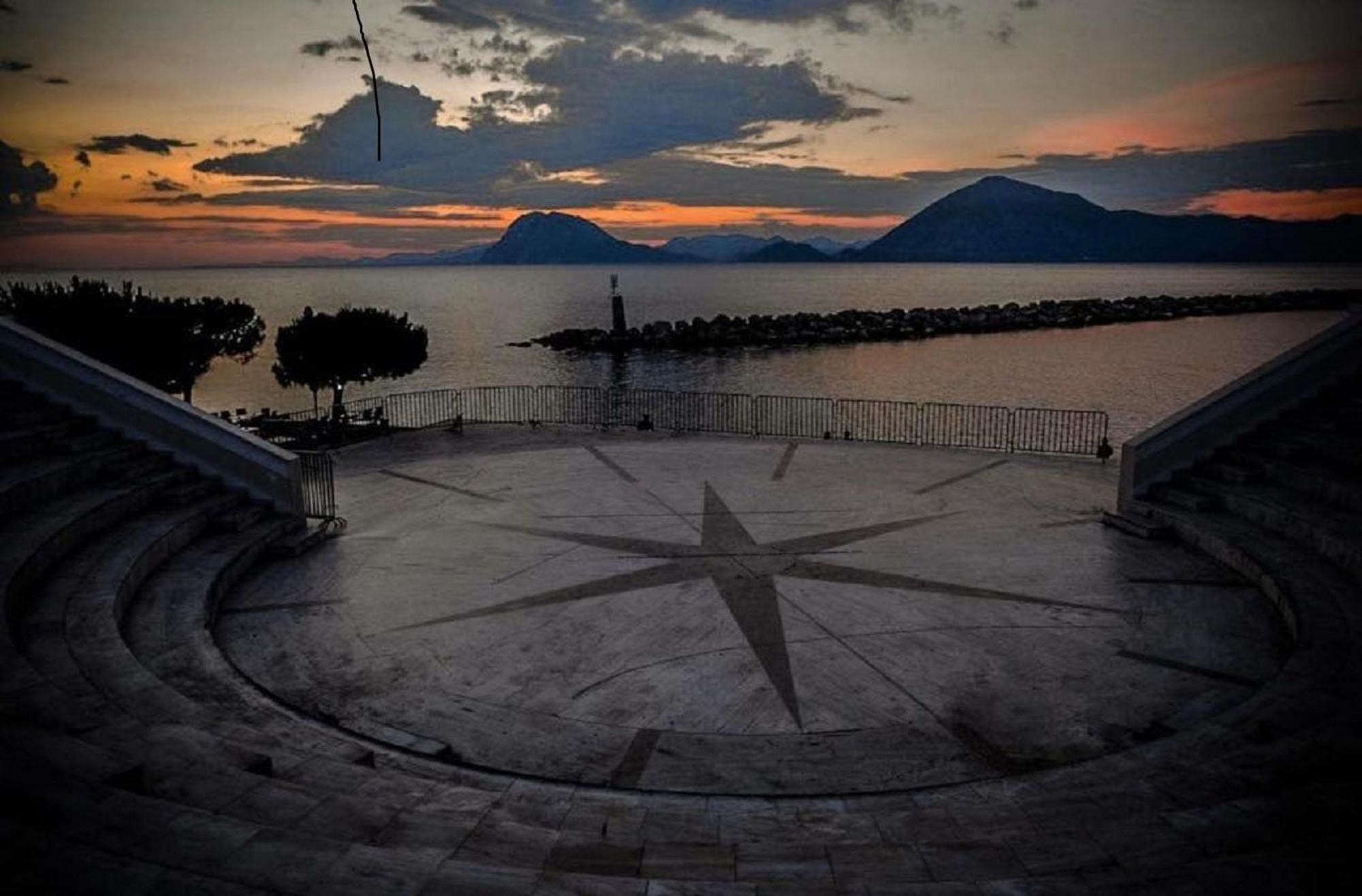 In - Independent For 2 People Guest house Patras