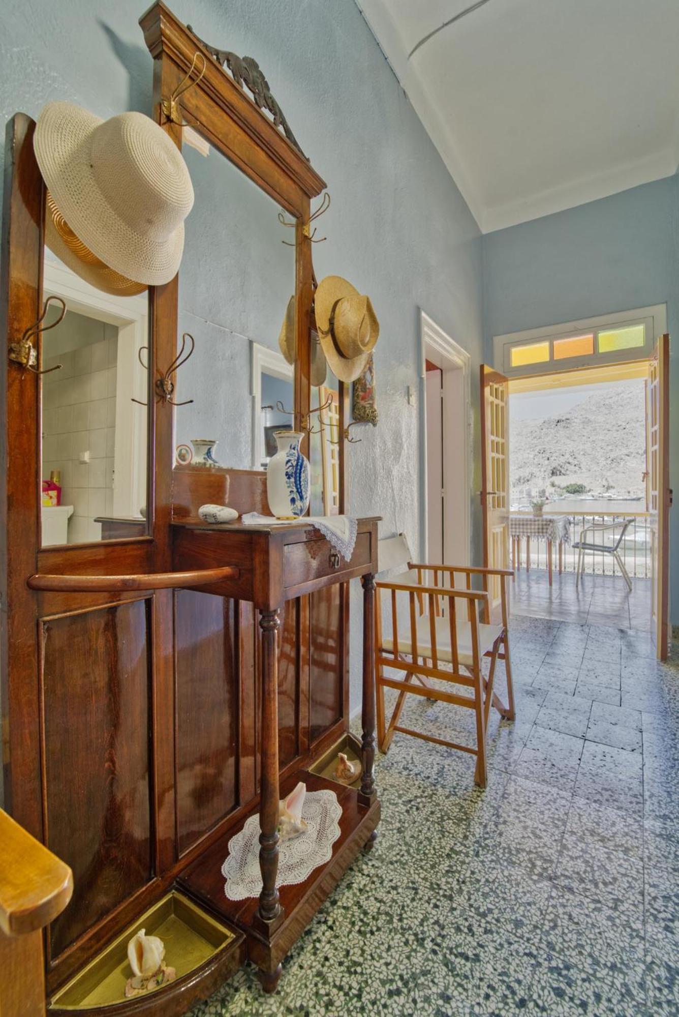 Waterfront House Pedi Holiday home