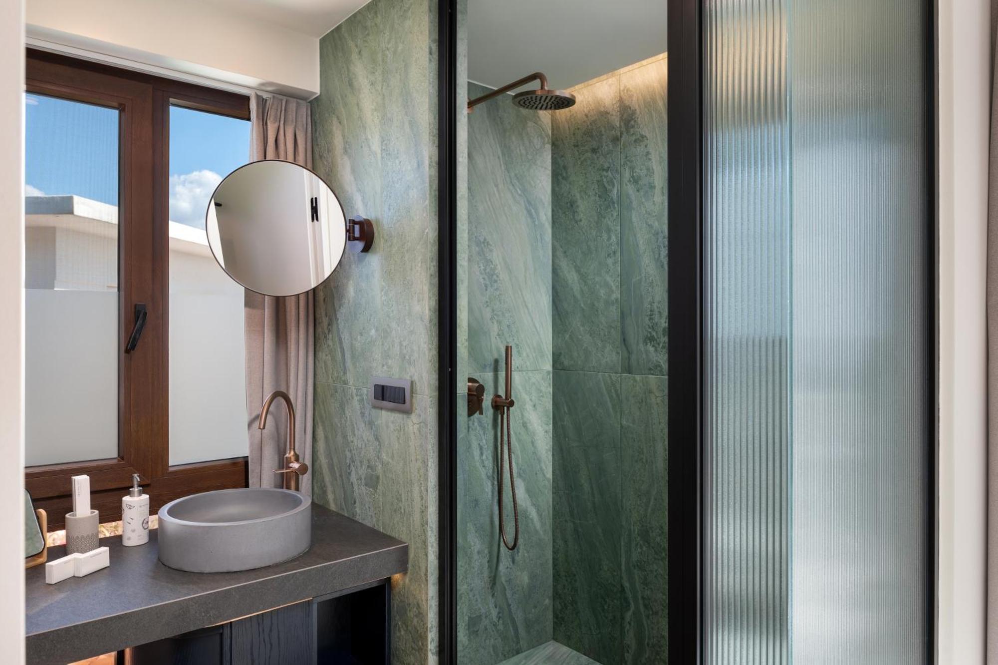 Hotel Stories Boutique 4*