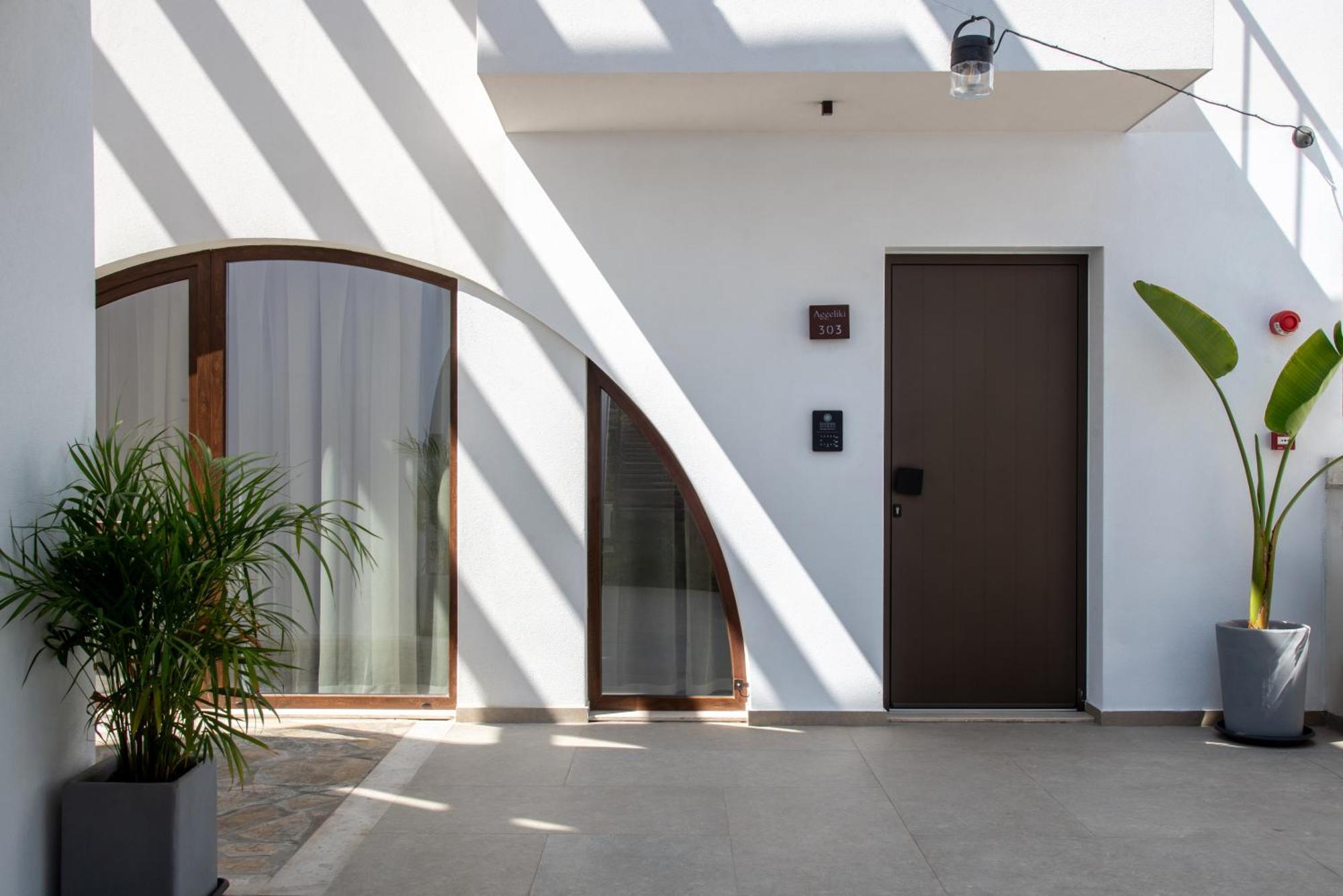 Stories Boutique Hotel 4*