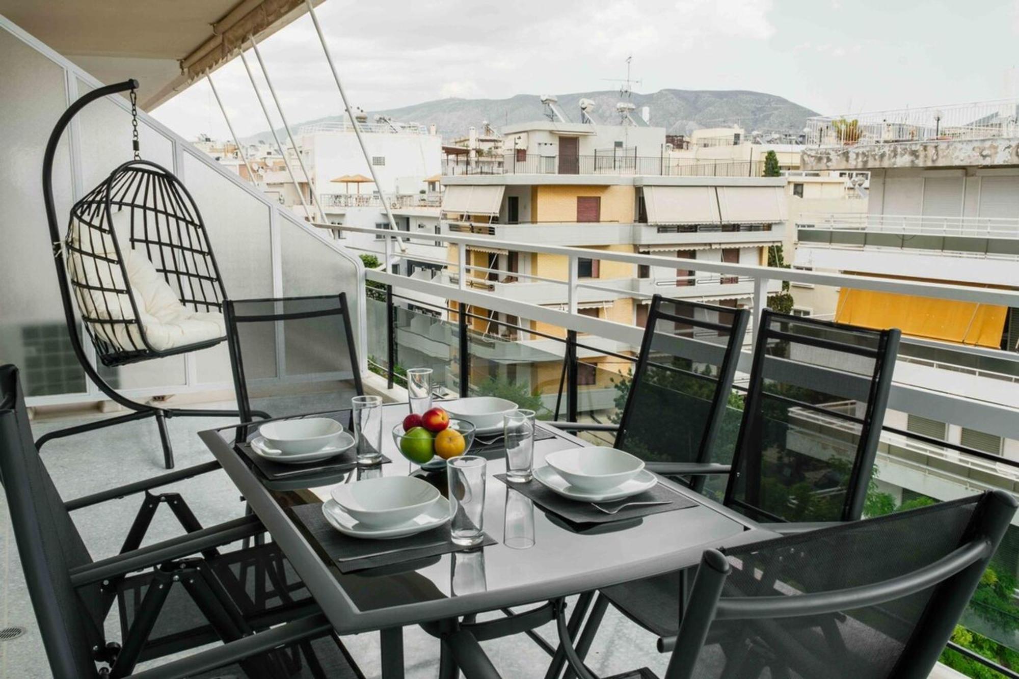 Spacious Seaside Flat At Alimos Athens