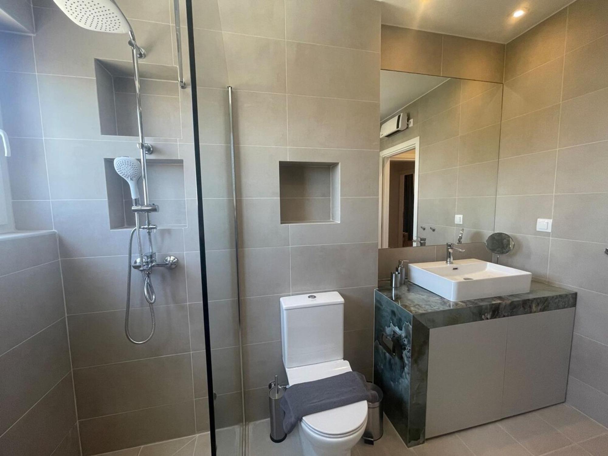 Spacious Seaside Flat At Alimos * Athens