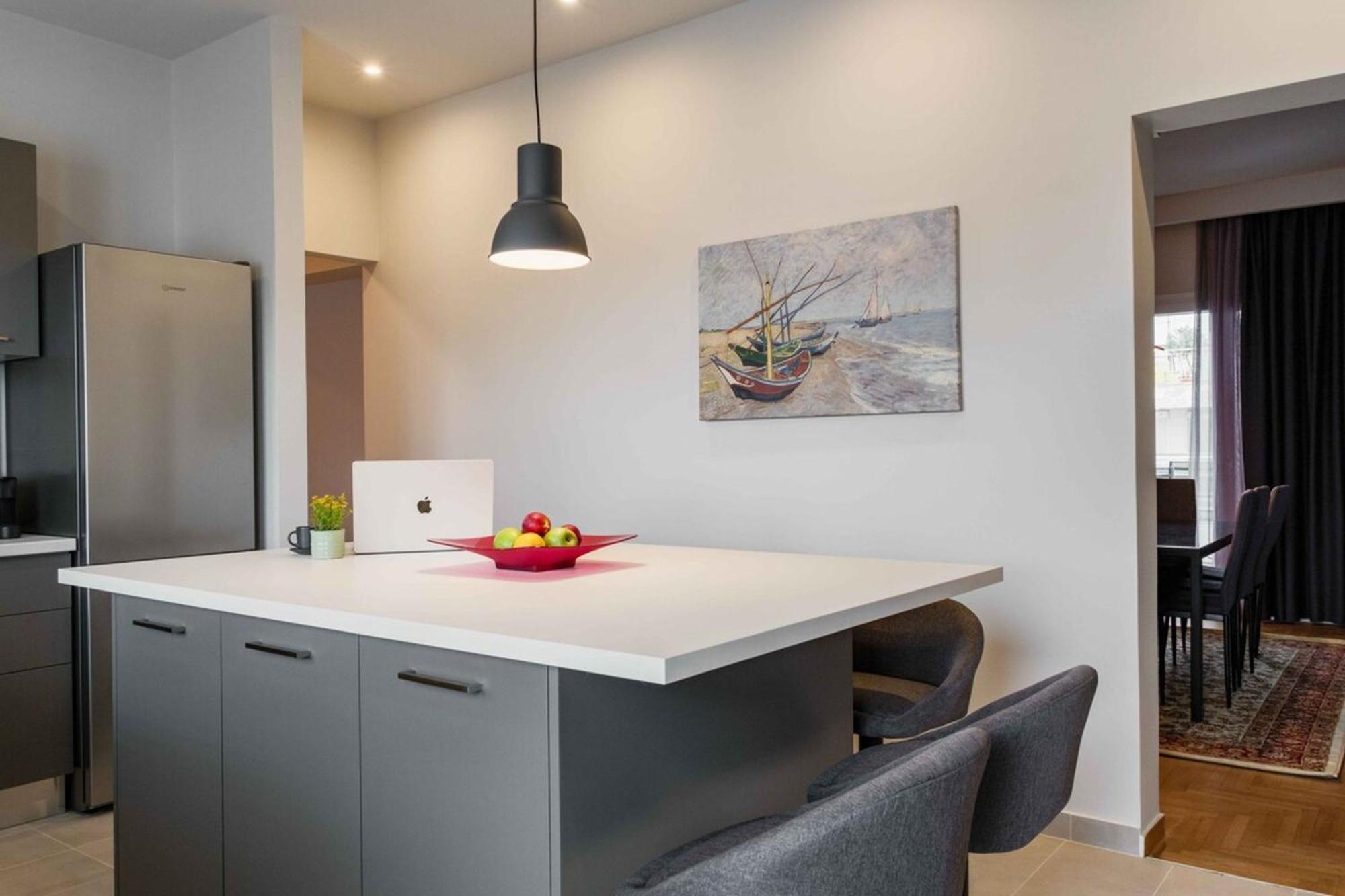 Spacious Seaside Flat At Alimos Athens