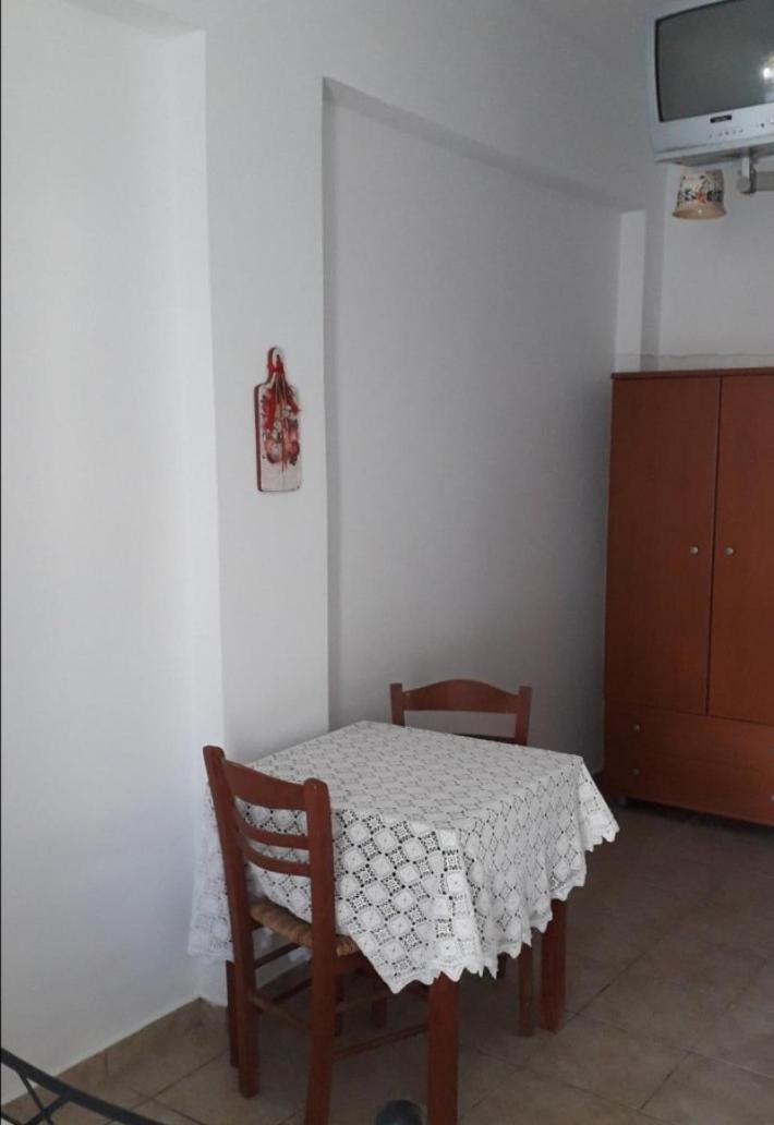 Mouria A * Kythnos