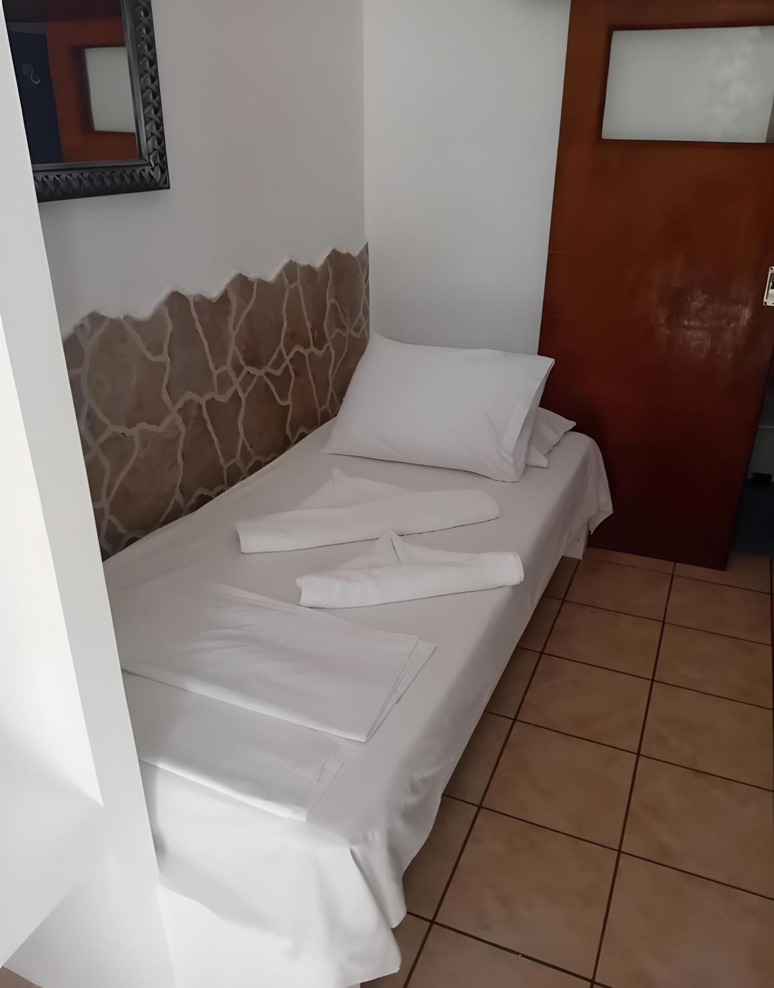 Apartment Mouria 4 *