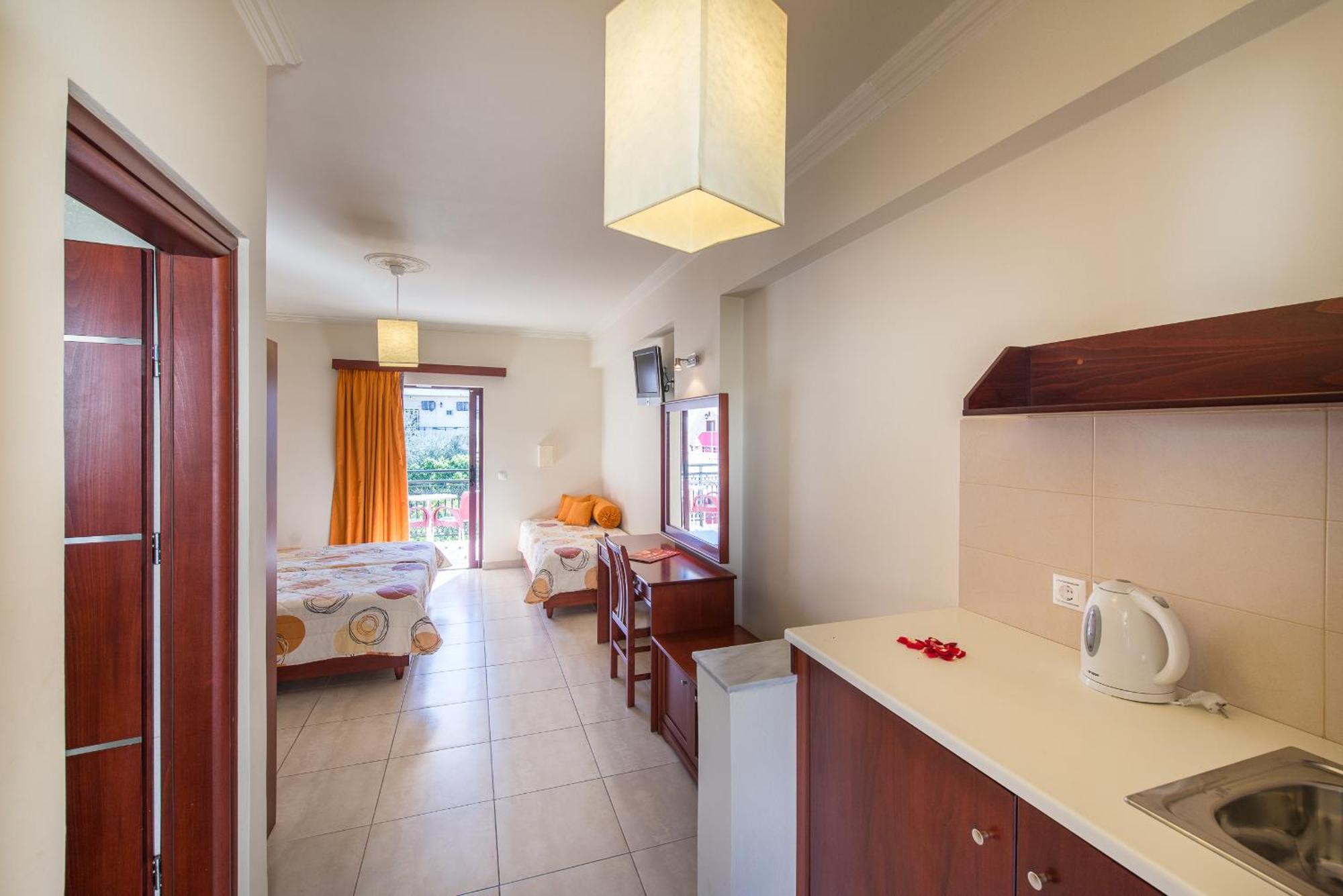 Hotel Canadian 3*