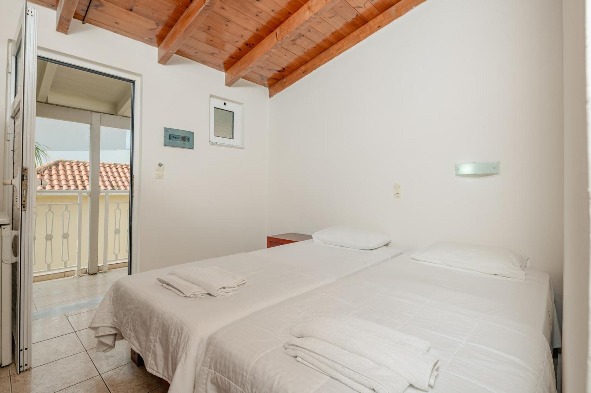 Canadian Hotel 3*