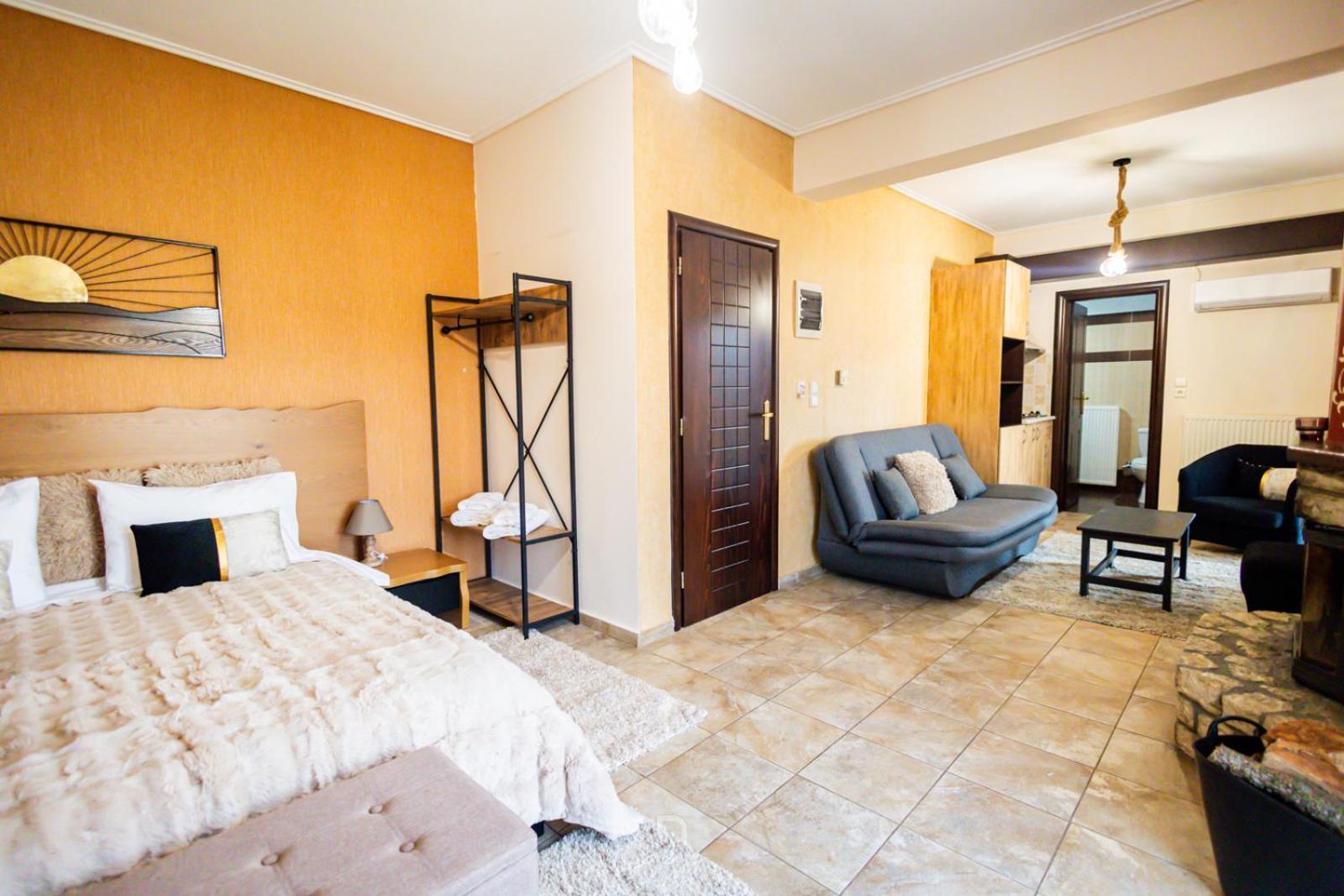 Hotel Enastron *