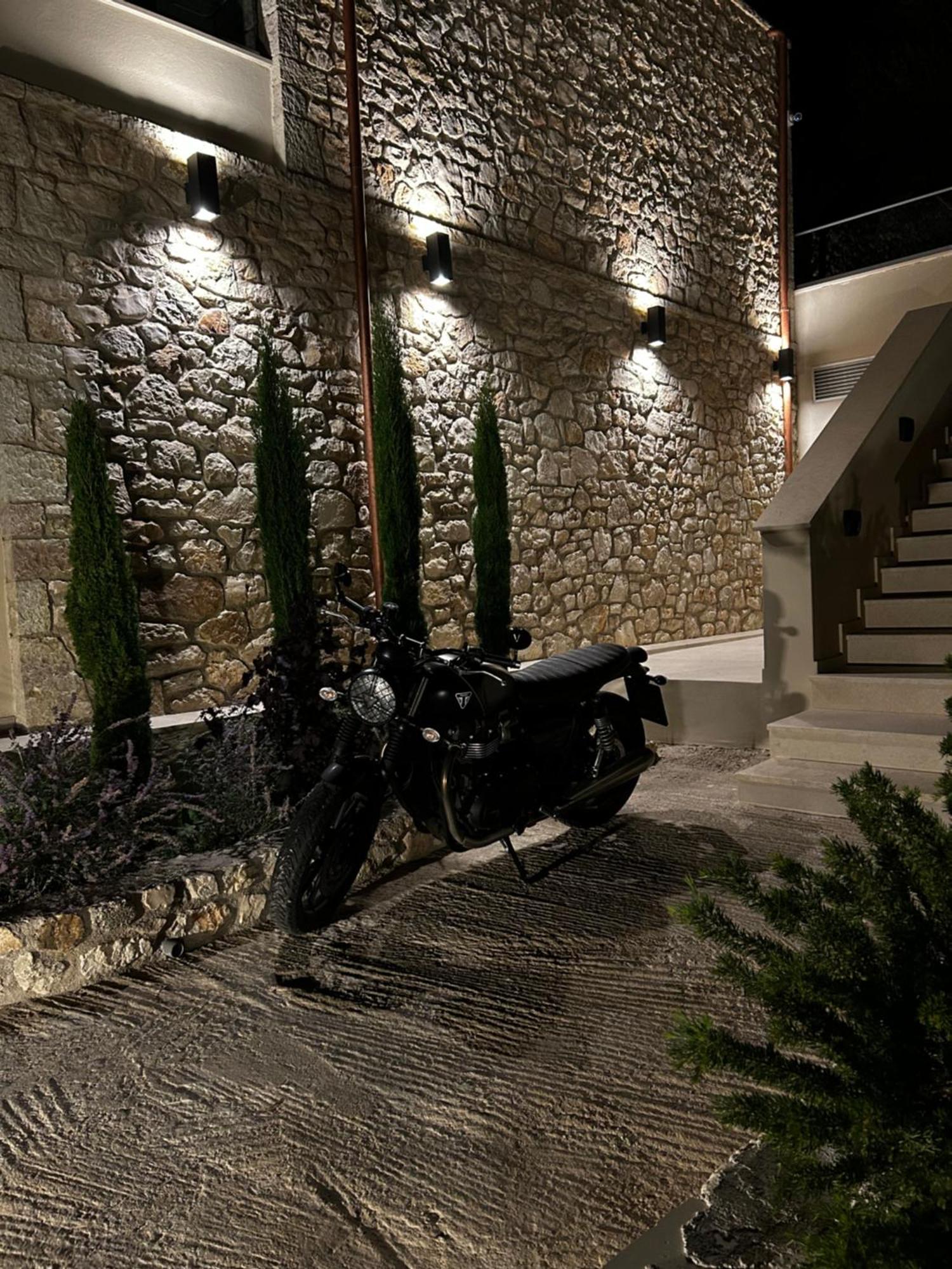 Tramonto Maisonettes & Apartment *