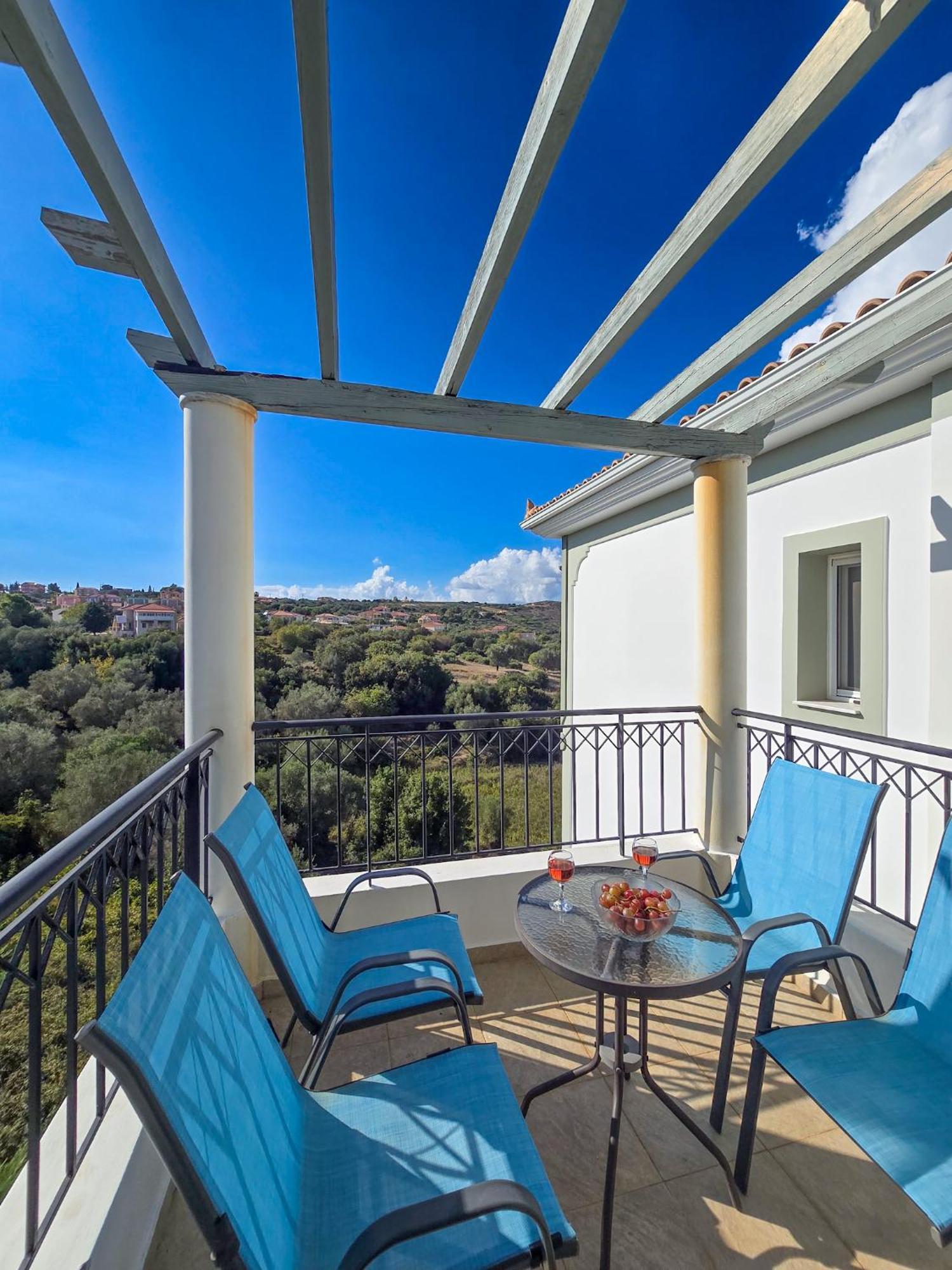 Lakithra Apartments *