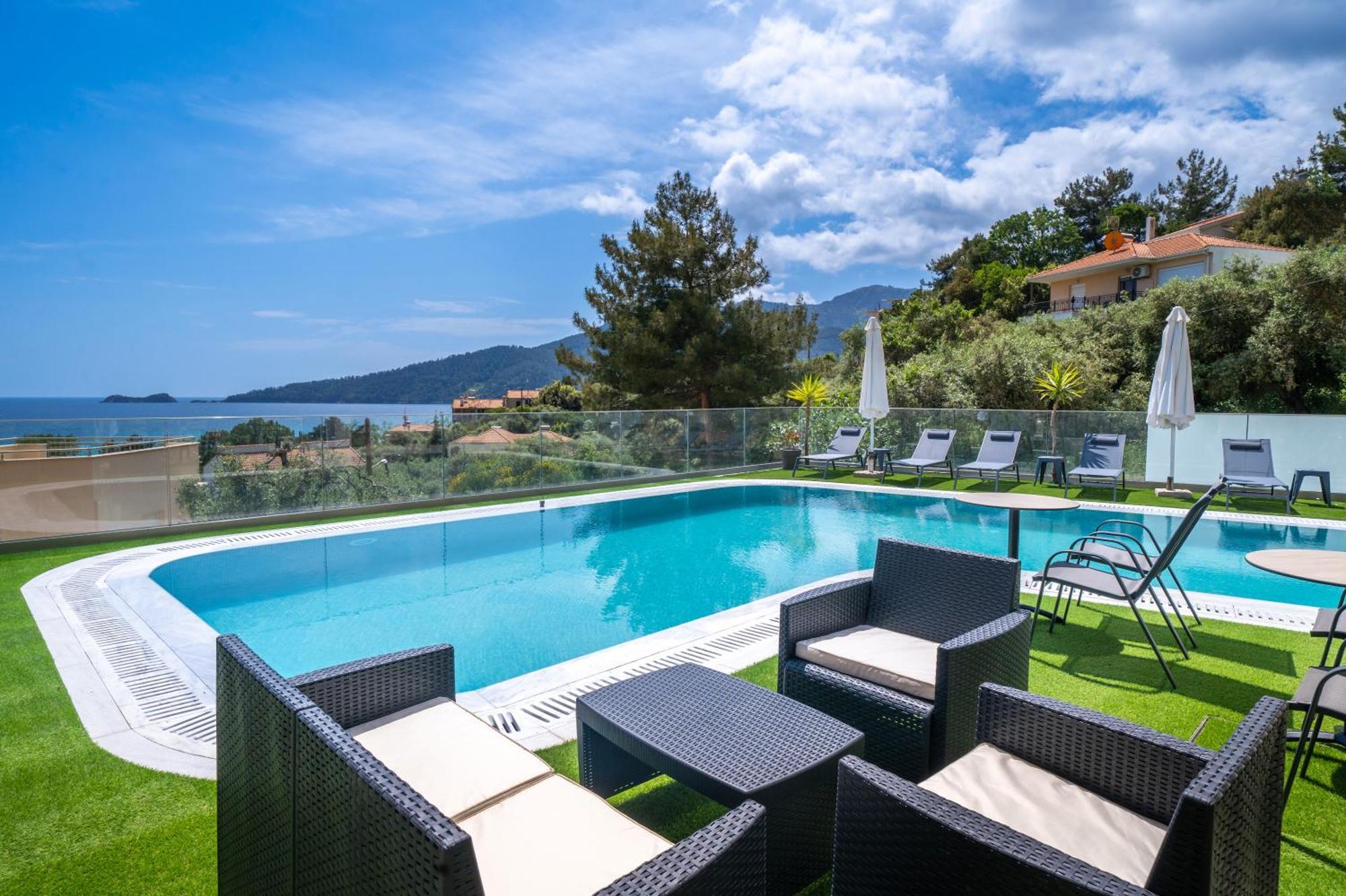 Finikas Thassos Golden * Chrysi Ammoudia