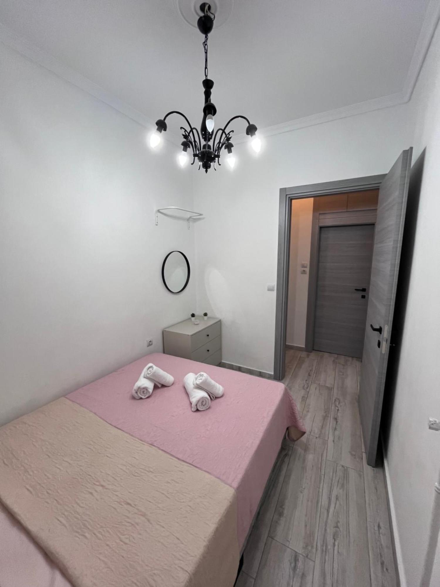 Theo Apartment *