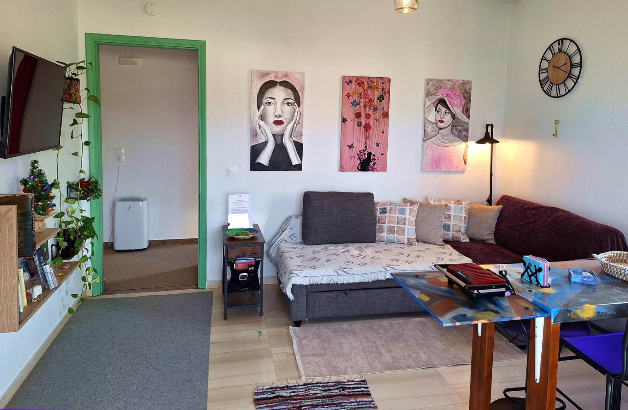Allas, Guest Art Agios Nikolaos (Crete)