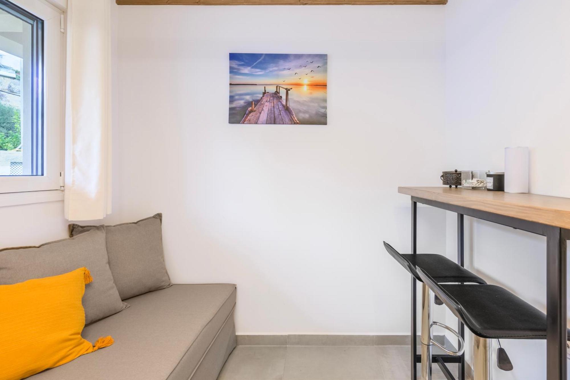 Homes Bluegreen - Beachfront, Pool, Garden And Bbq - Near Heraklion Holiday home