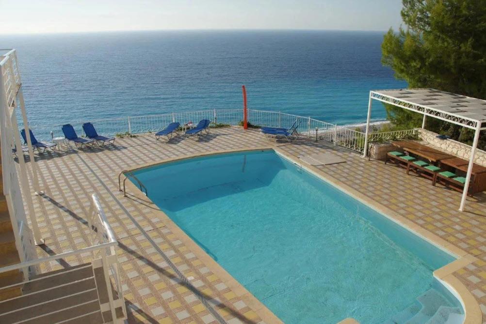 Holiday home Margaux Kathisma, Breathtaking Views & Unforgettable Sunsets - Minutes From Iconic Agios Nikitas