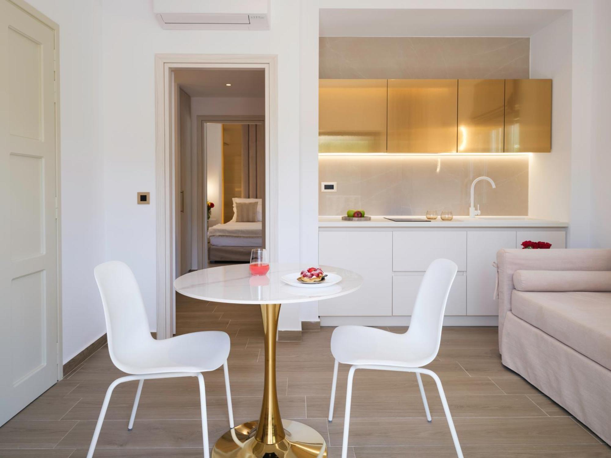 Golden Luxury *