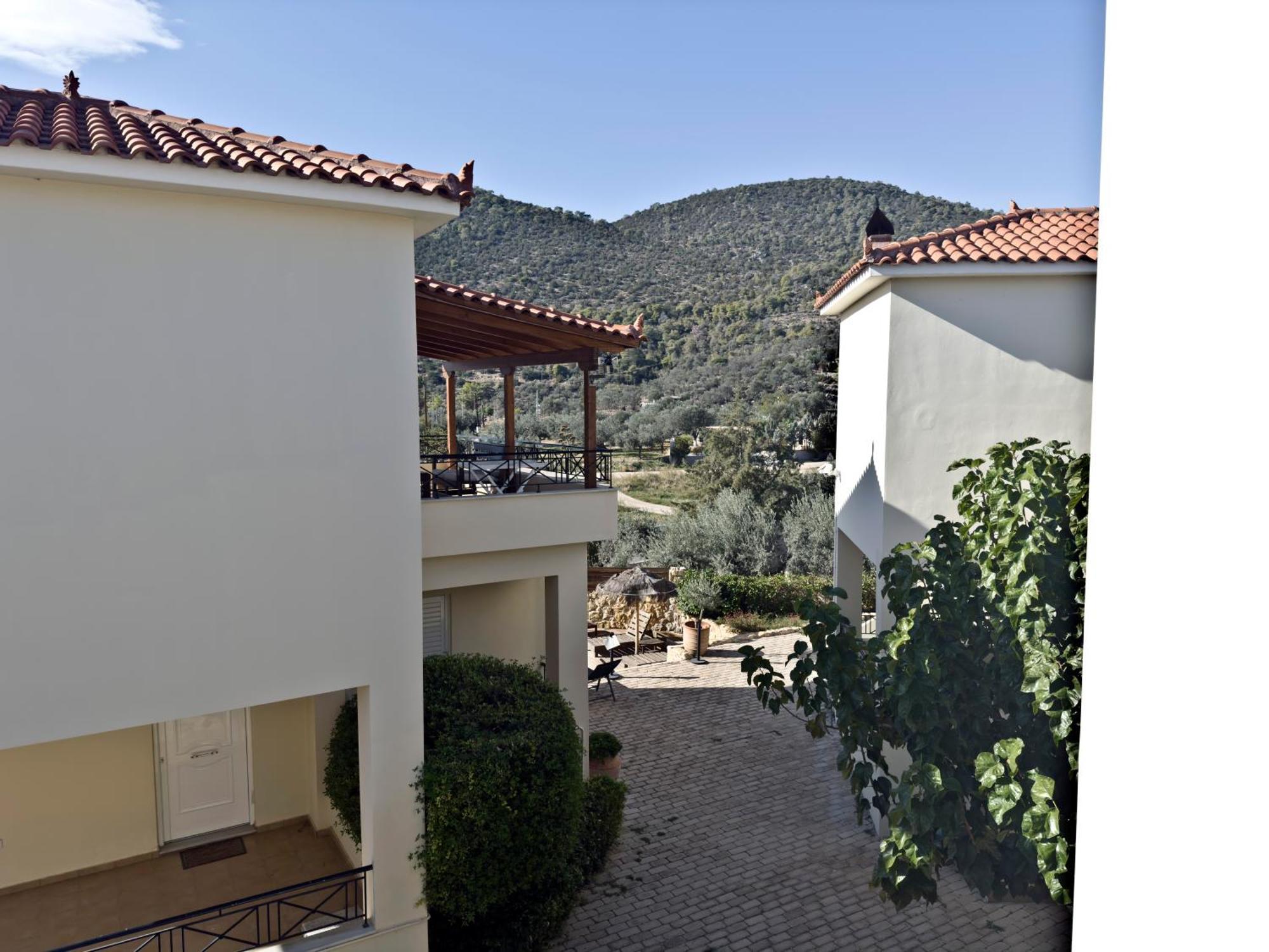 Villa Miramar Complex - *