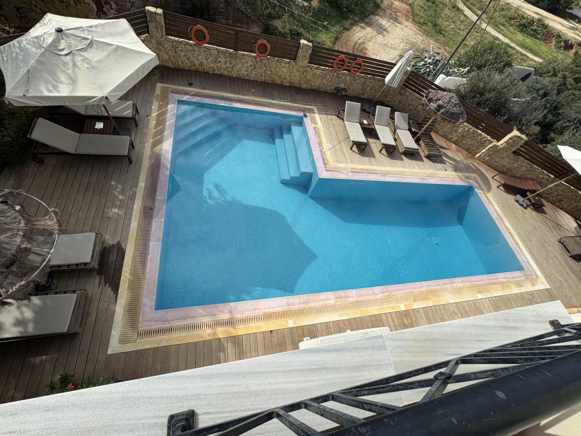Villa Miramar Complex - *