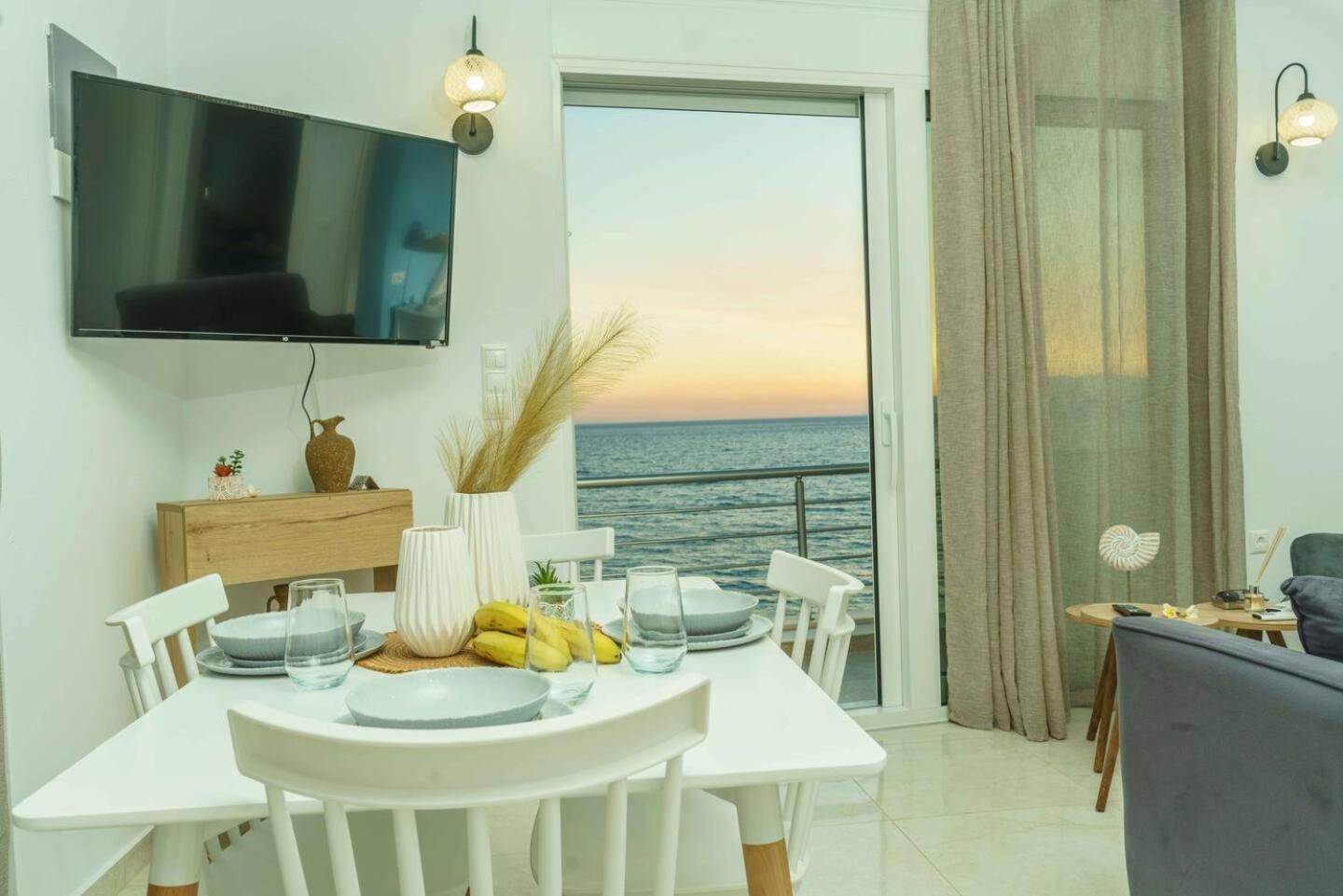 Cocoscape Seaside Suite, With Sea View Apartment Kalamaki (Heraklion)