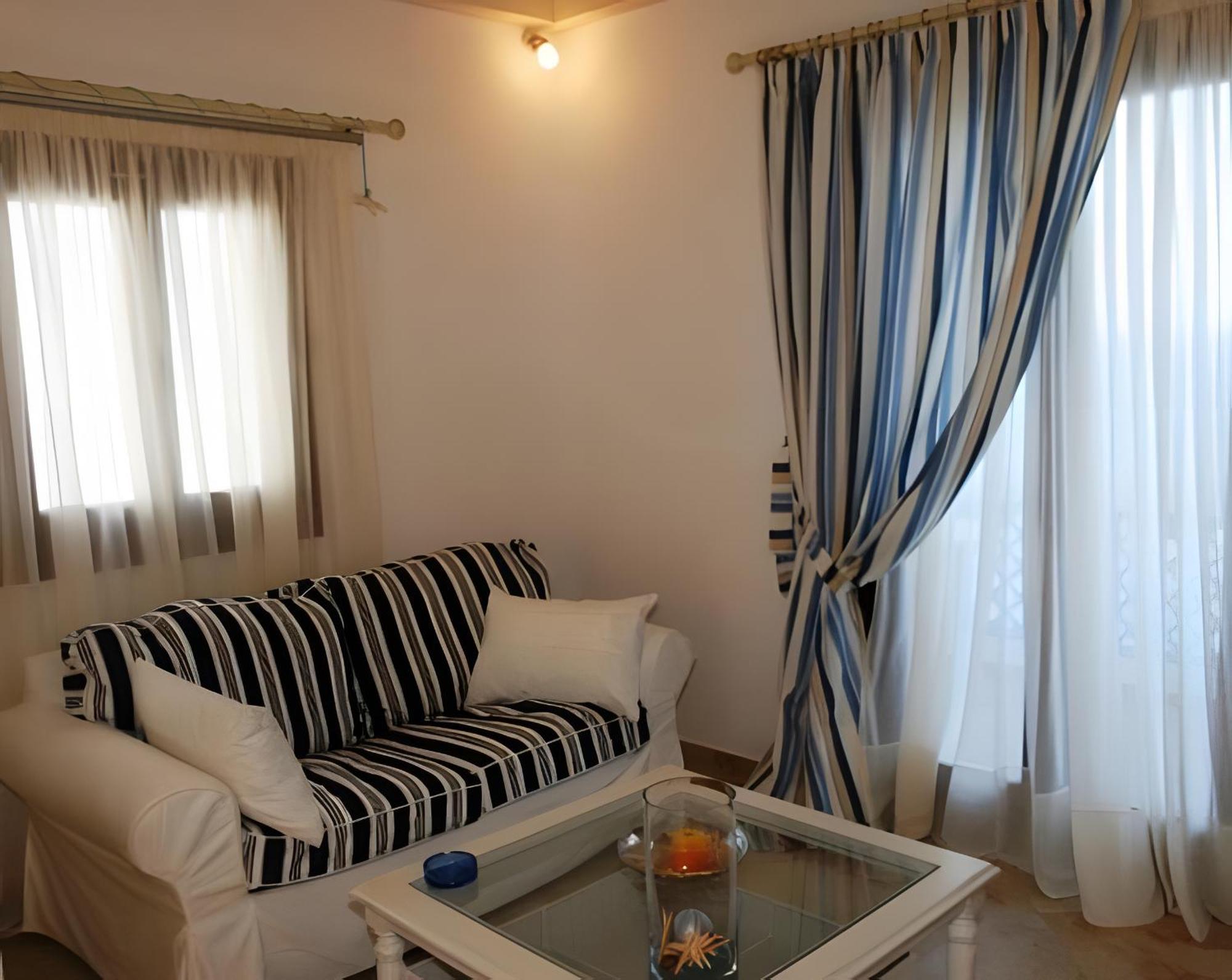 Guest house Caldera