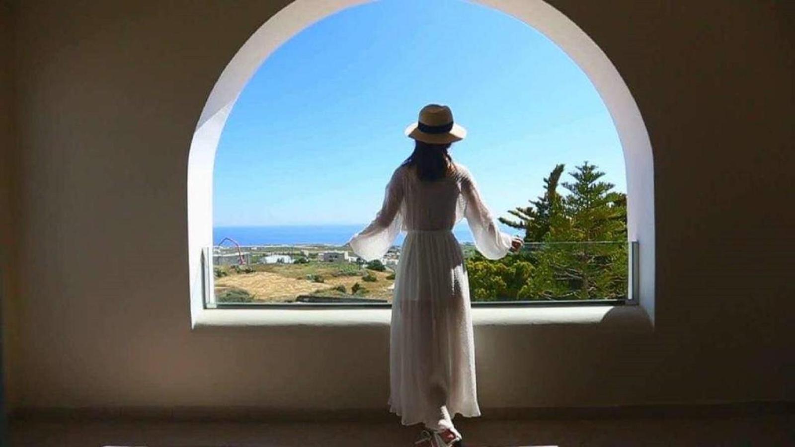 Blue Arise * Fira (Santorini)