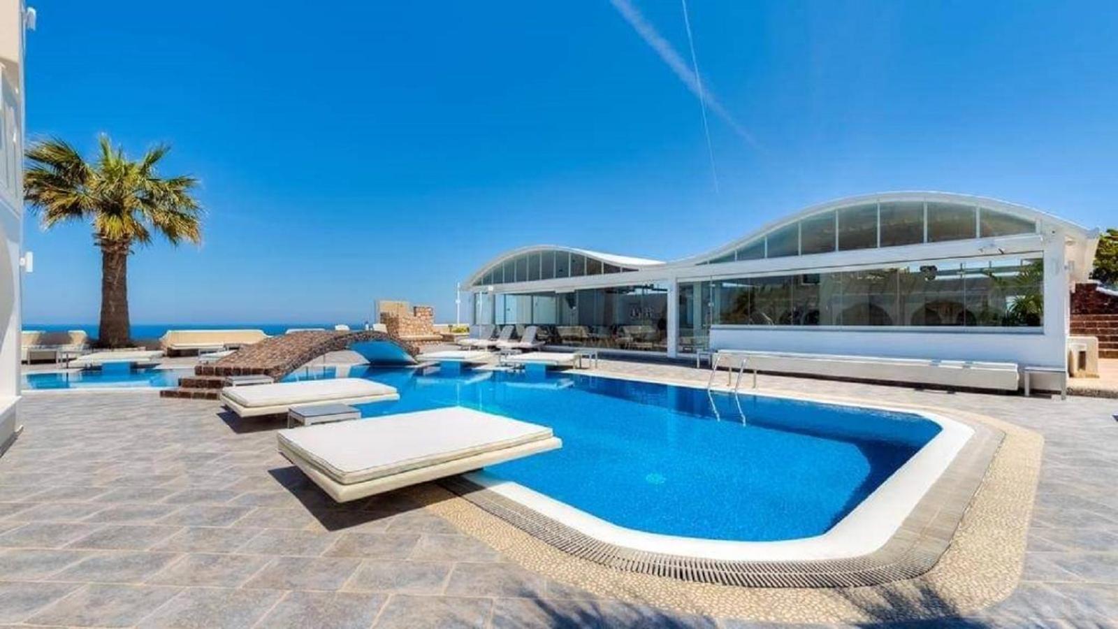 Blue Arise Hotel Fira (Santorini)