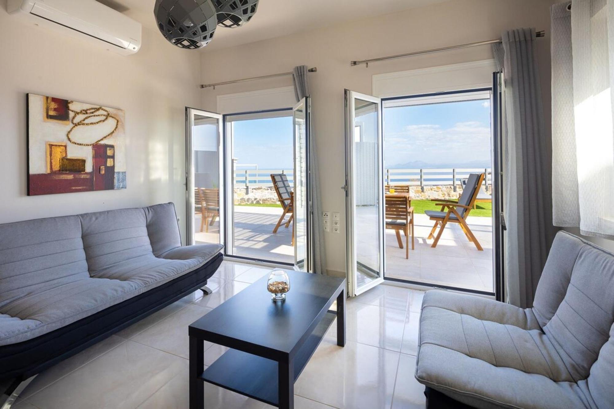 Gianna's Panoramic Seaview Twin With Private Pools