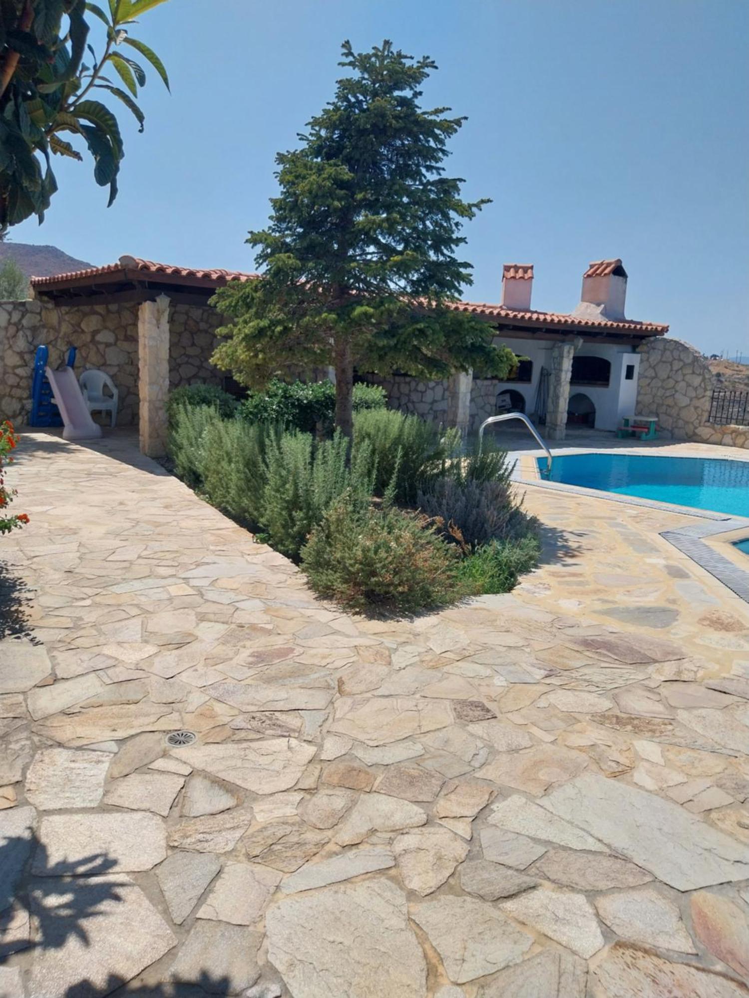 Villa The Three Graces Karteros