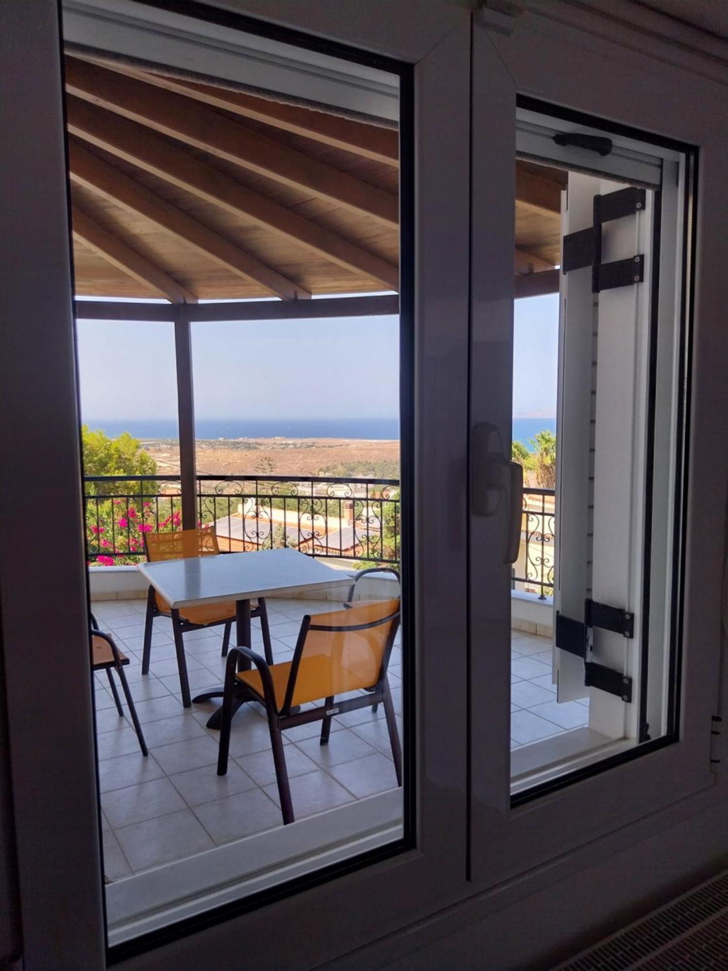 Villa The Three Graces Karteros