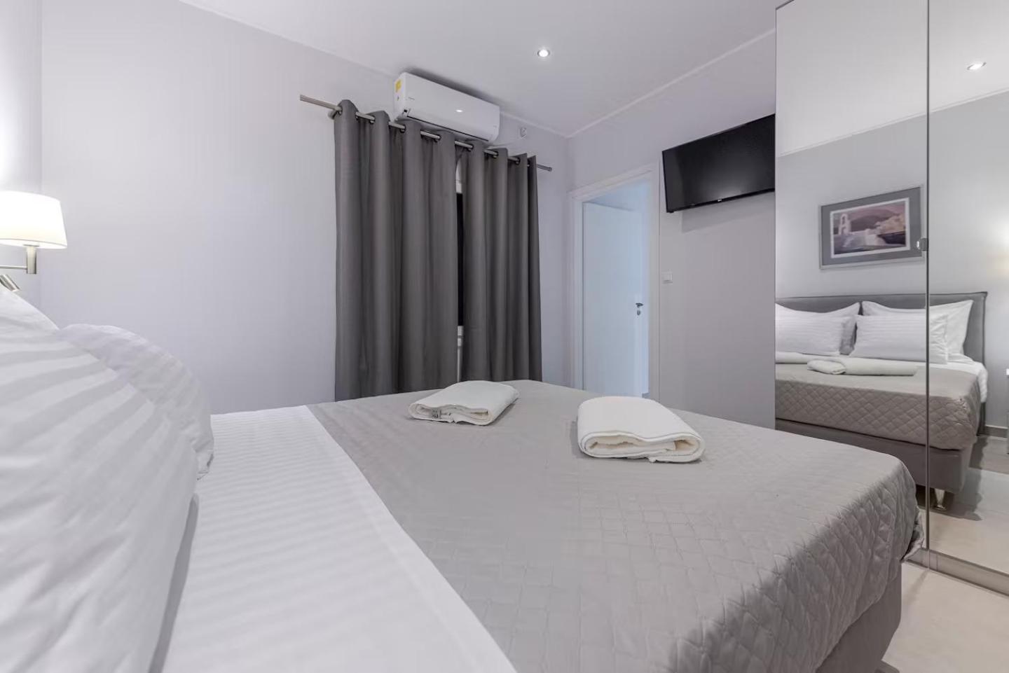 Apartment Central-opulent And Luxurious Suites-balcony & Views Acropolis Hills Athens