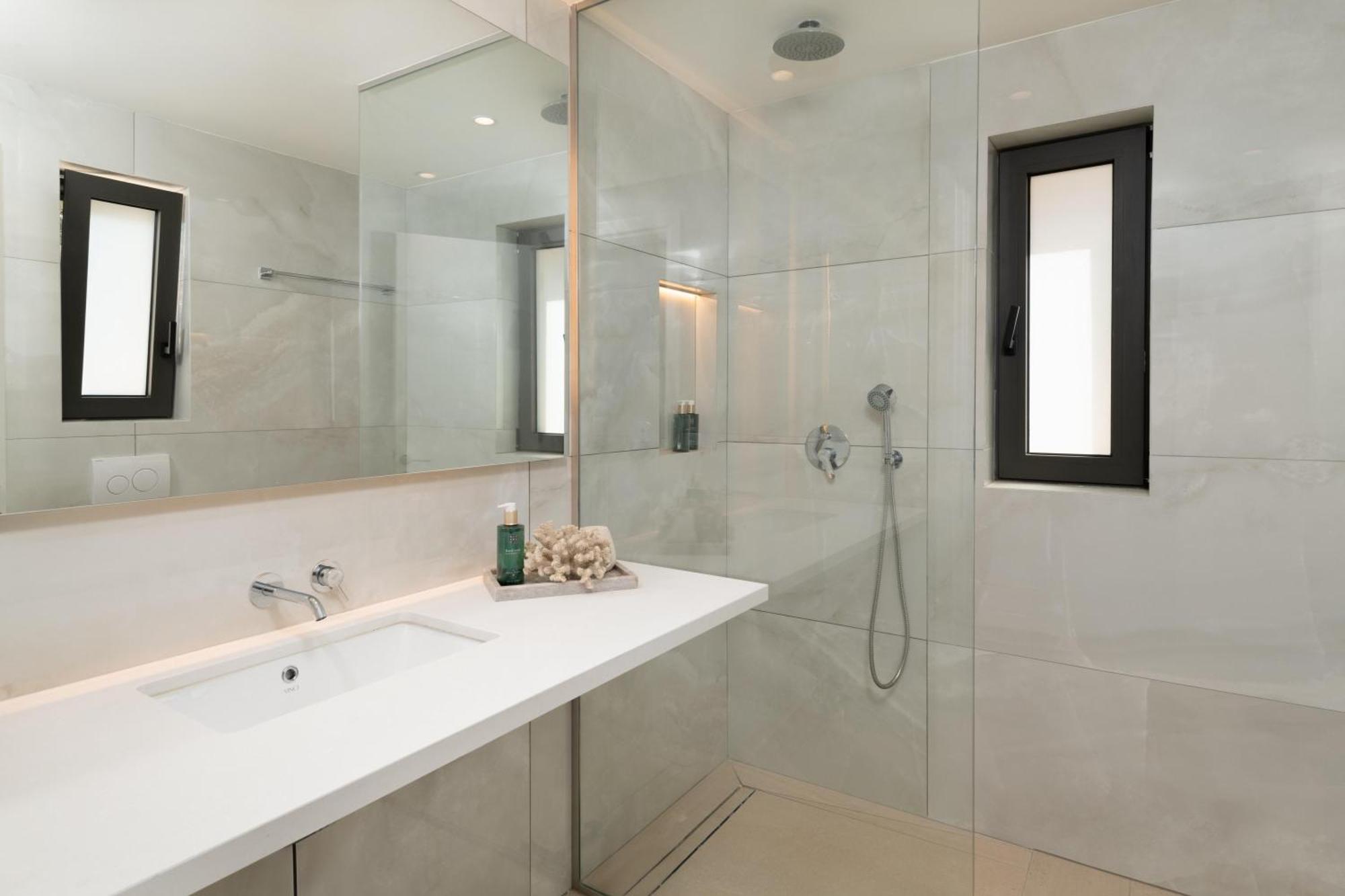 Luxury Villa Palaiokastro (Crete)