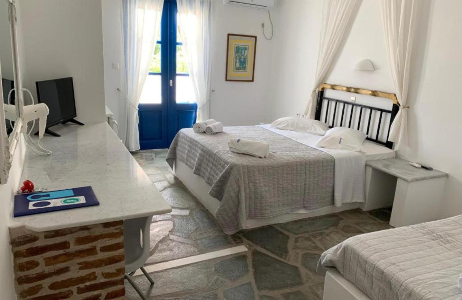 Hotel Paros By Kottas 3*