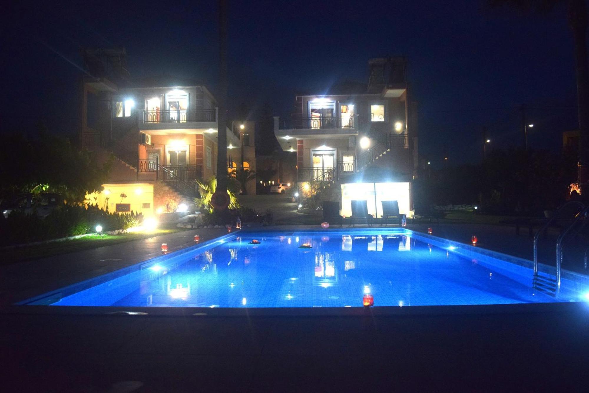 Socrate's Apartment's With Share Pool Apartment Kamisiana