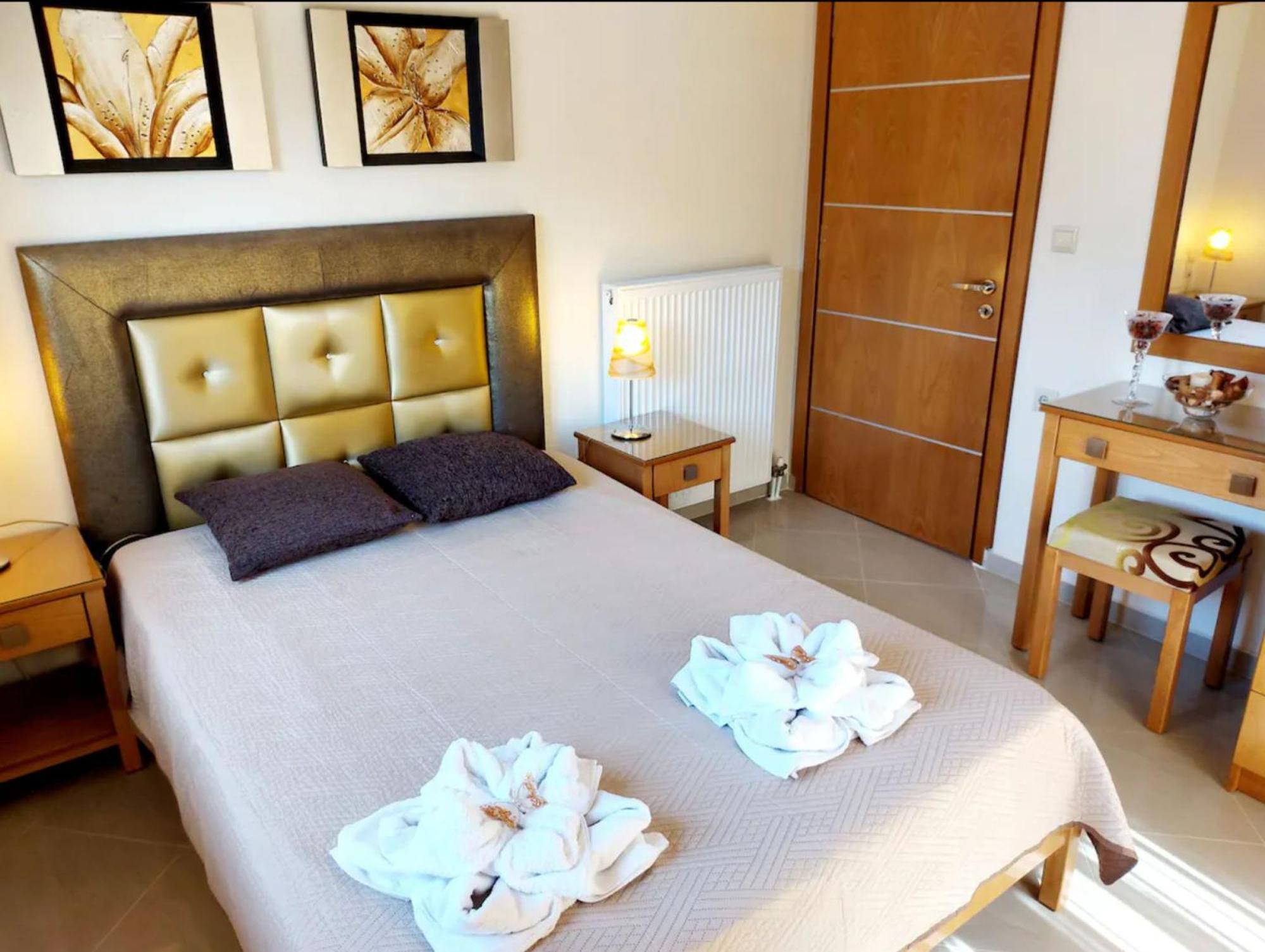 Socrate's Apartment's With Share Pool