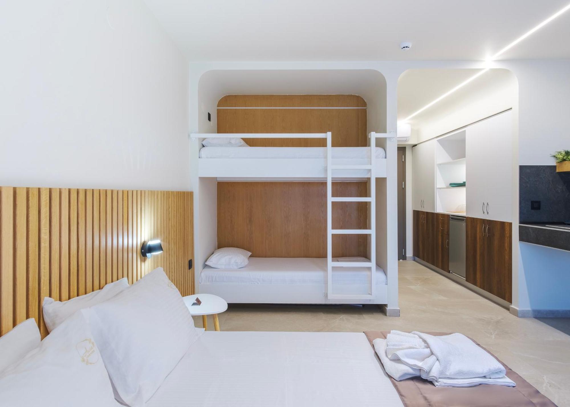 Aura Luxury - Seaside Getaways * Olympiada