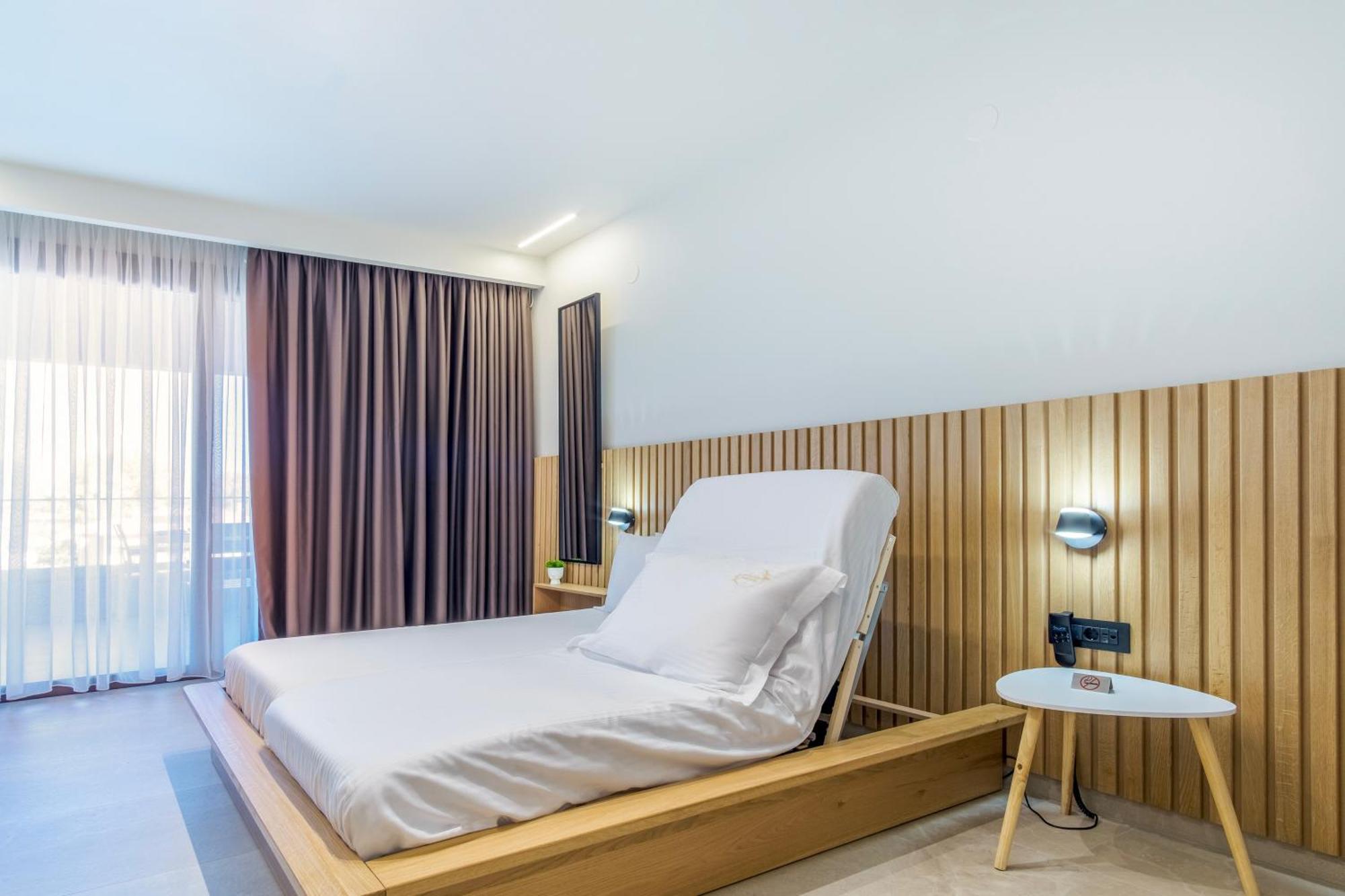 Aura Luxury - Seaside Getaways Aparthotel *