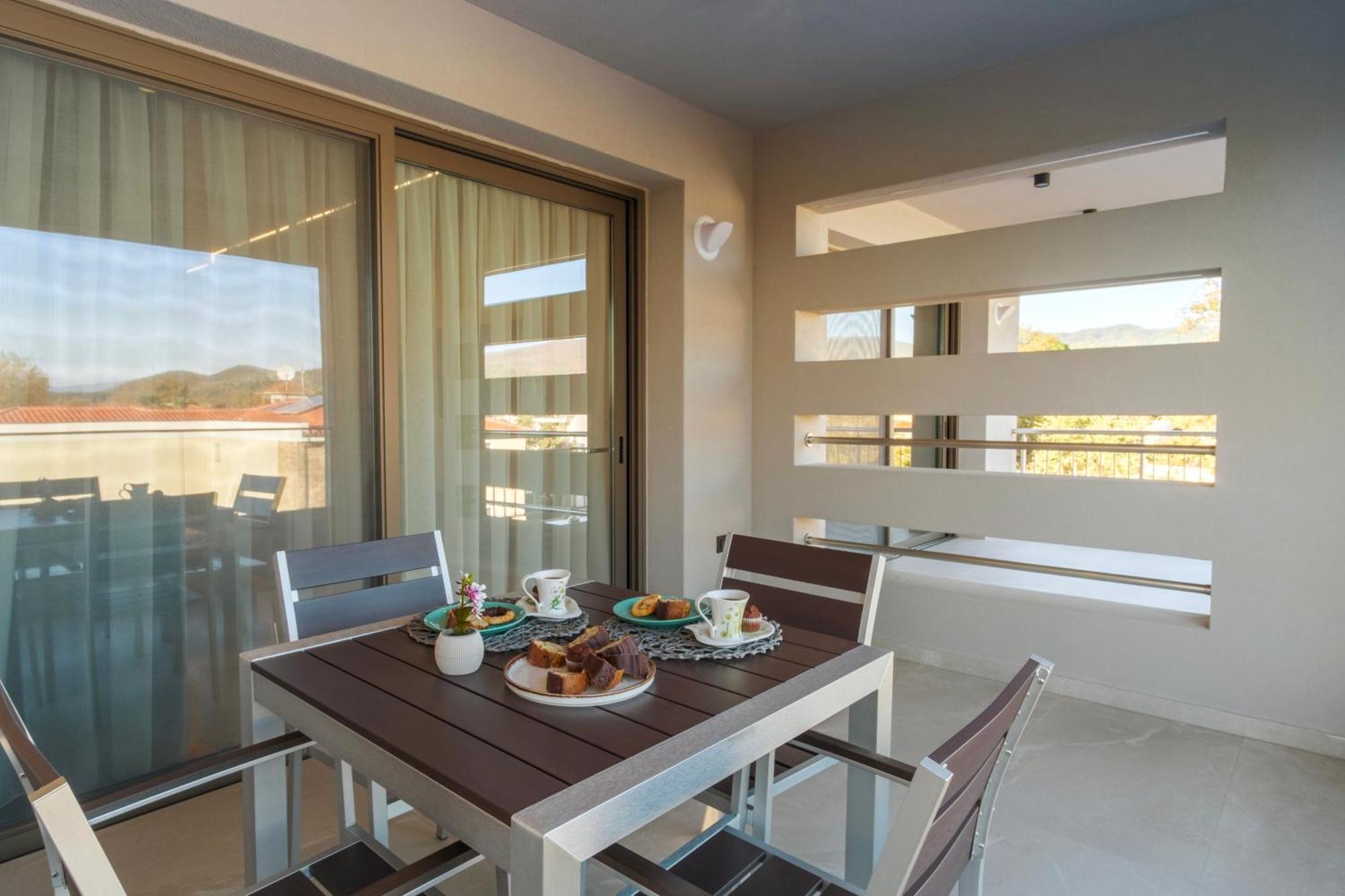 Aura Luxury - Seaside Getaways Aparthotel Olympiada