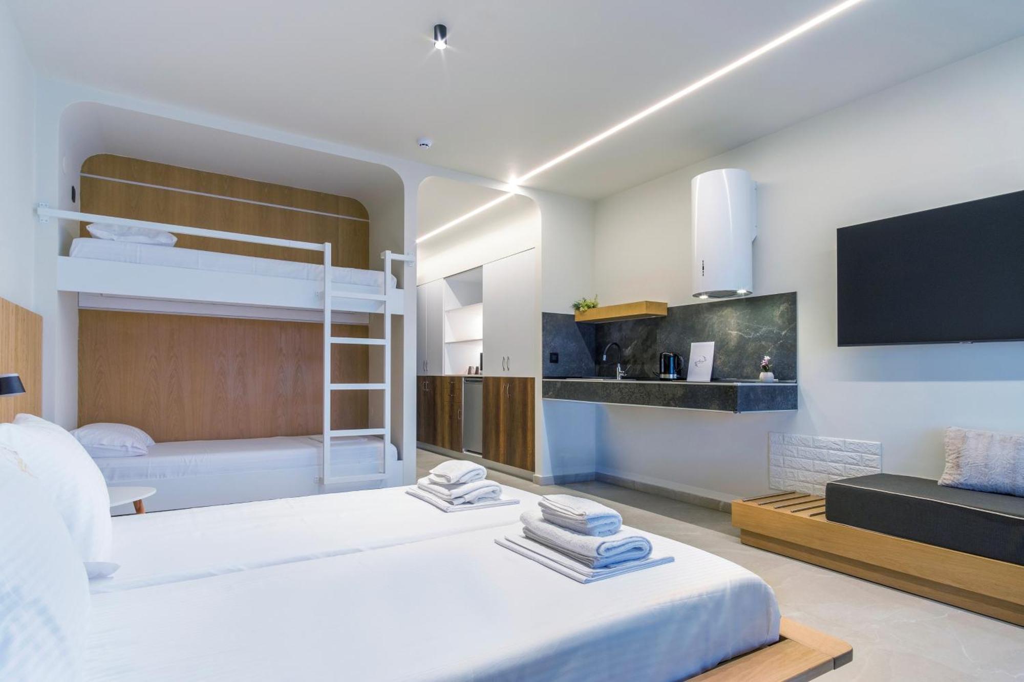 Aura Luxury - Seaside Getaways * Olympiada