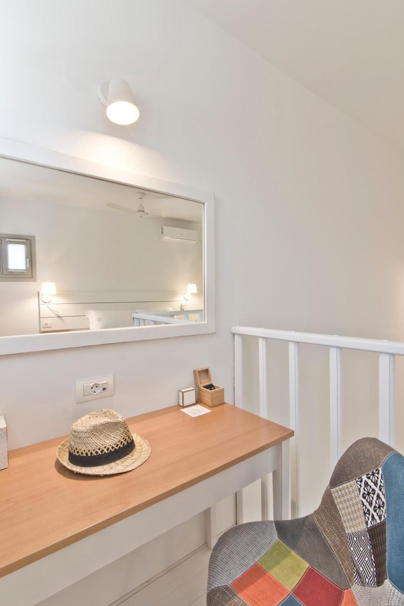 Lindos Comfy Suites 4*